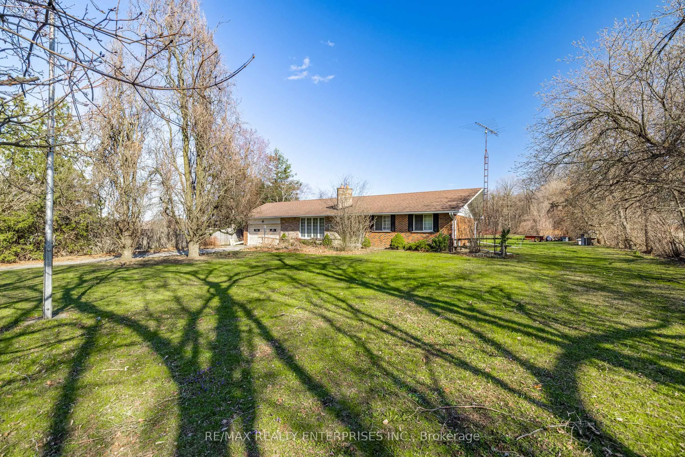 2739 Embleton Road