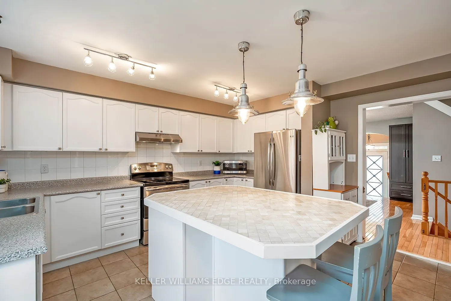 5586 Churchill Meadows Boulevard