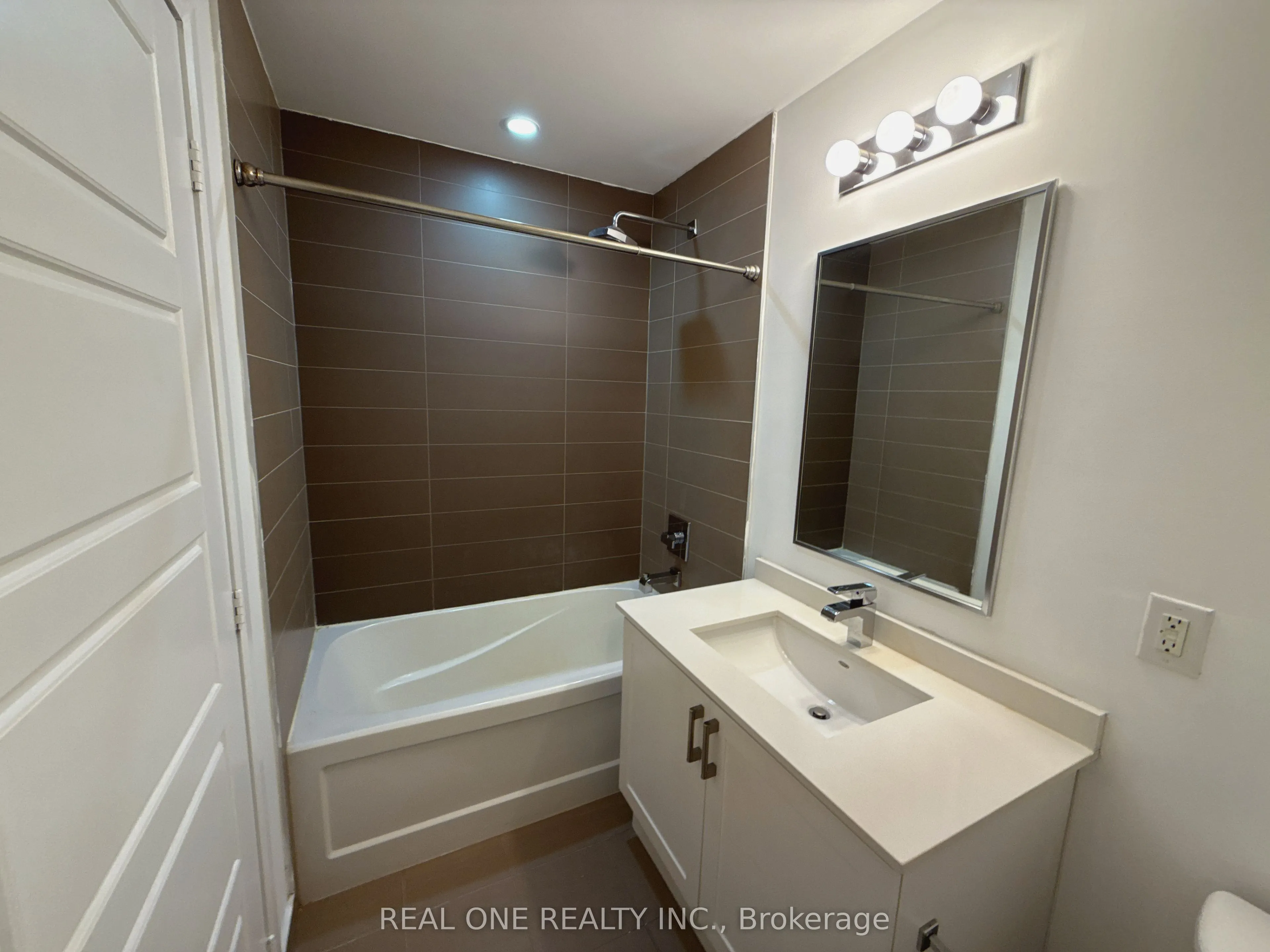 2470 Prince Michael Drive, #608