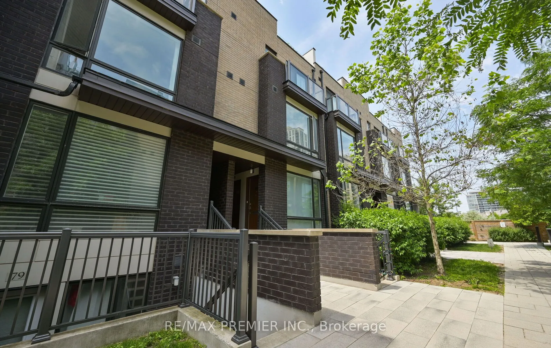 30 Fieldway Road W, #88