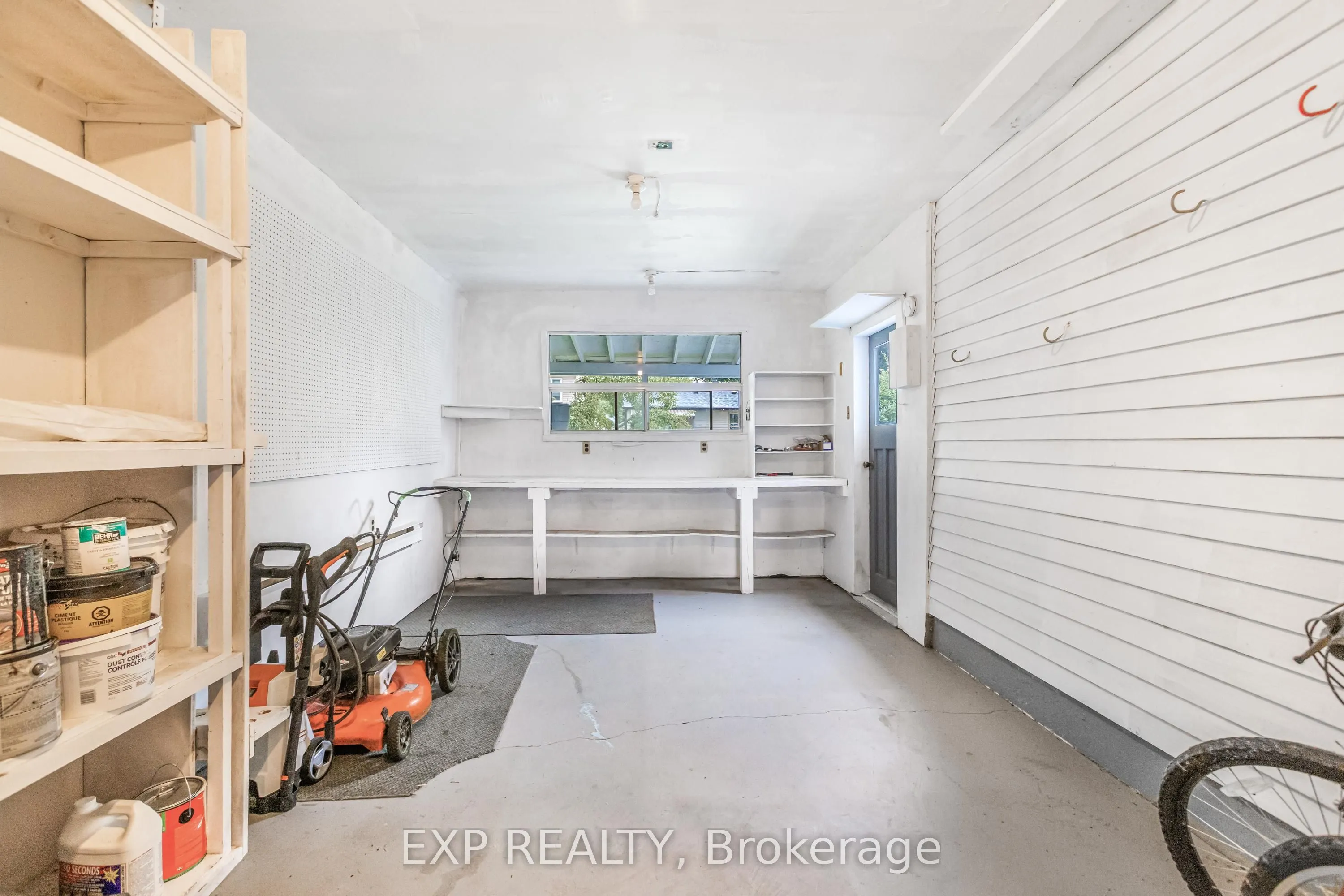 653 Elliott Crescent