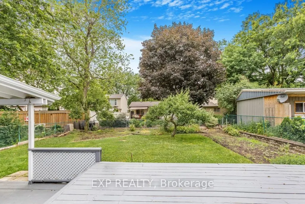 653 Elliott Crescent