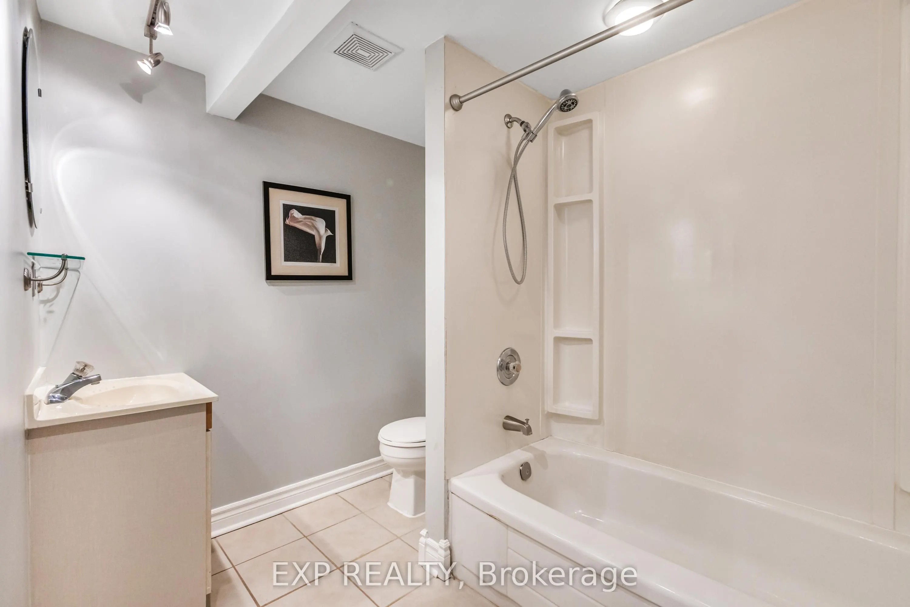 653 Elliott Crescent