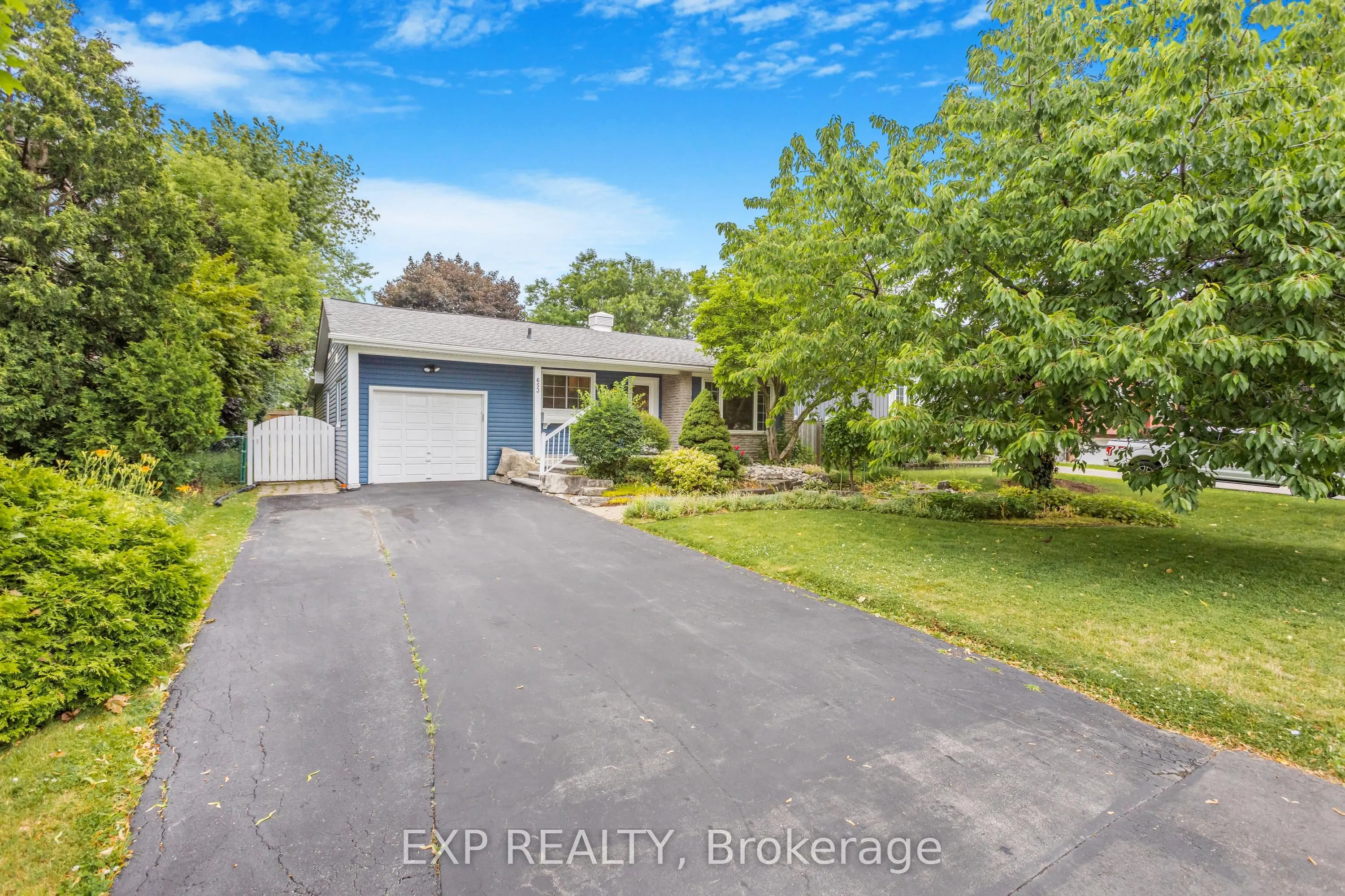 653 Elliott Crescent