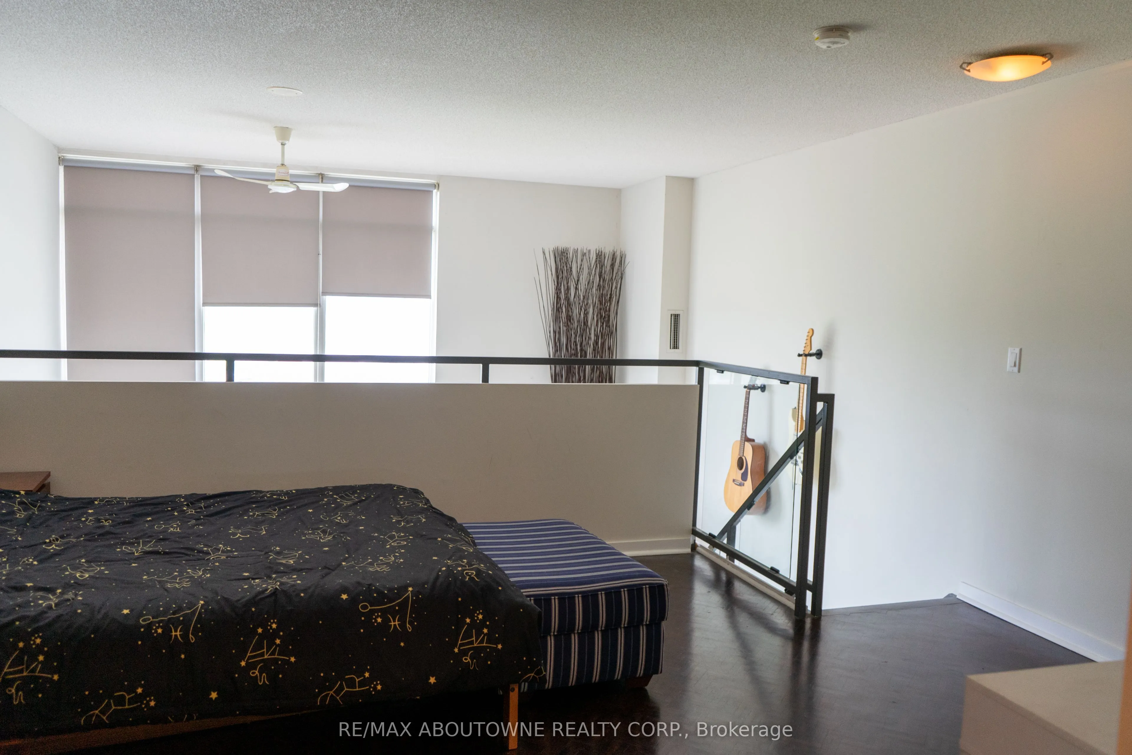 250 Manitoba Street, #814