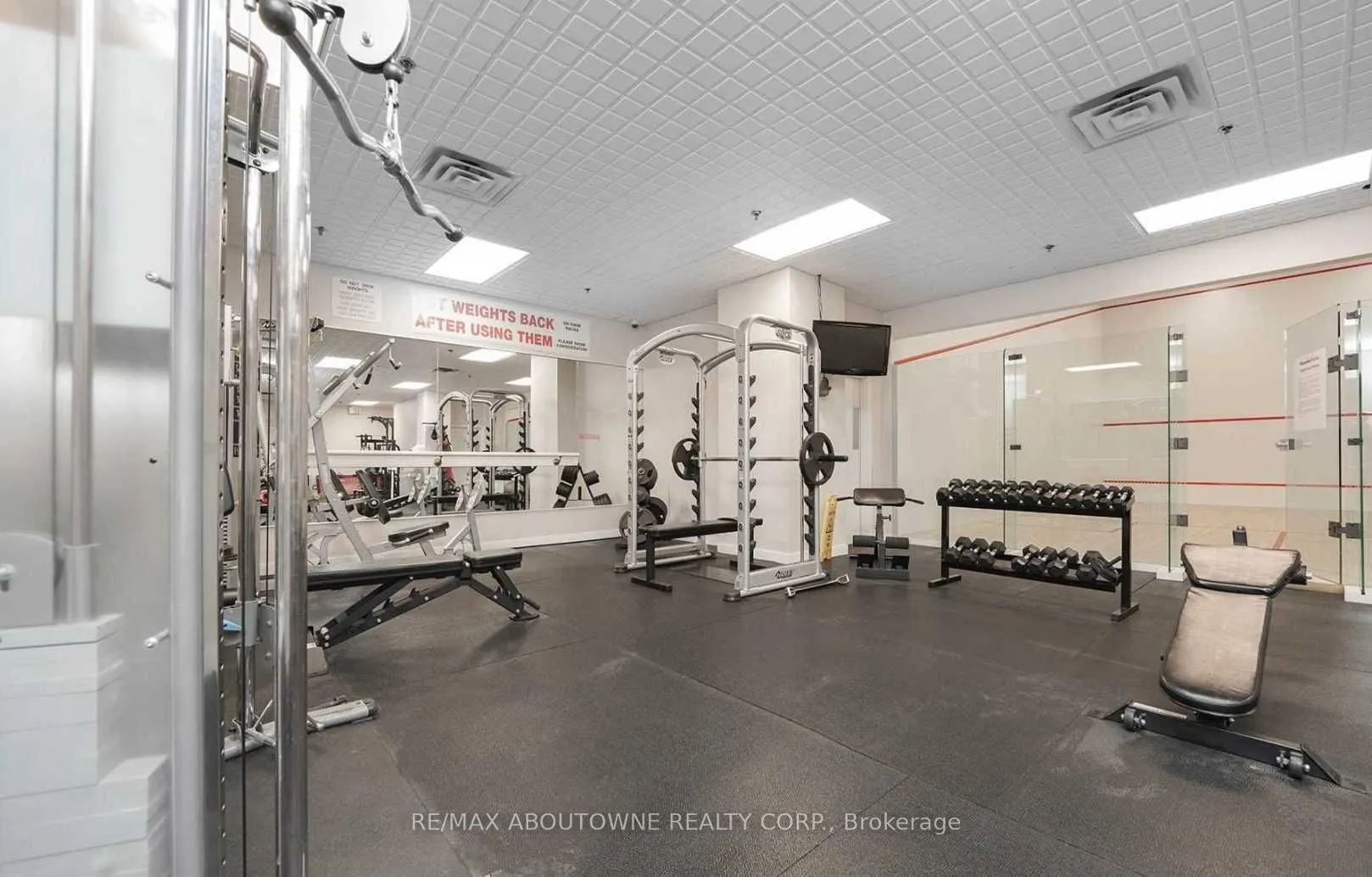 250 Manitoba Street, #814