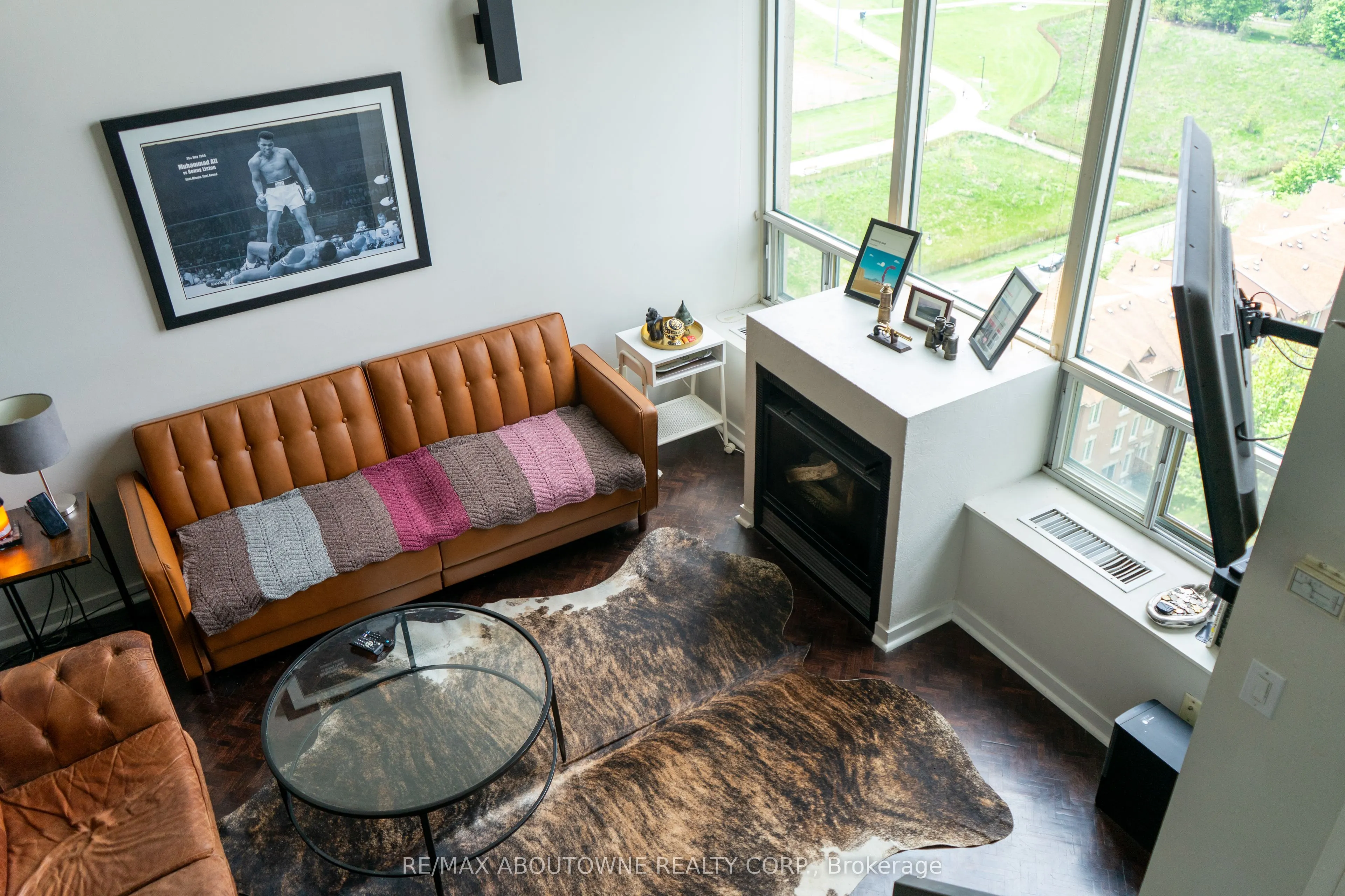 250 Manitoba Street, #814