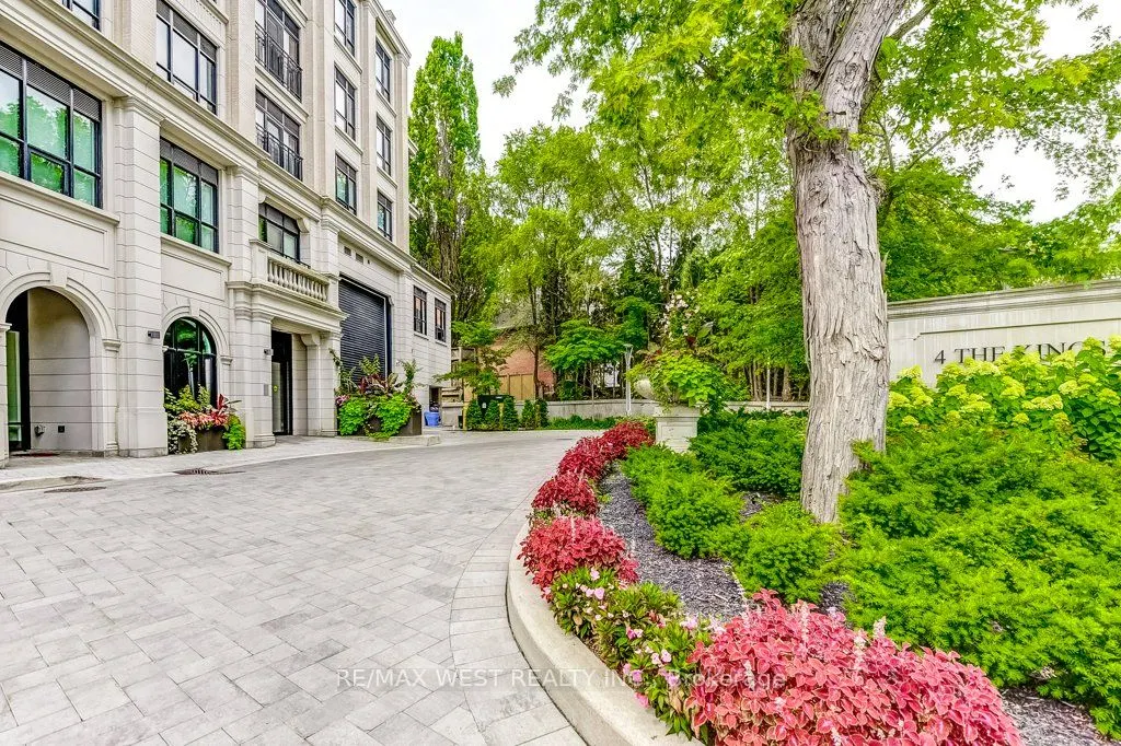 4 The Kingsway, #702