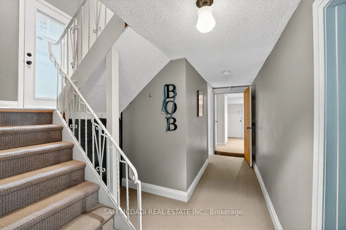 42 Peter Street N