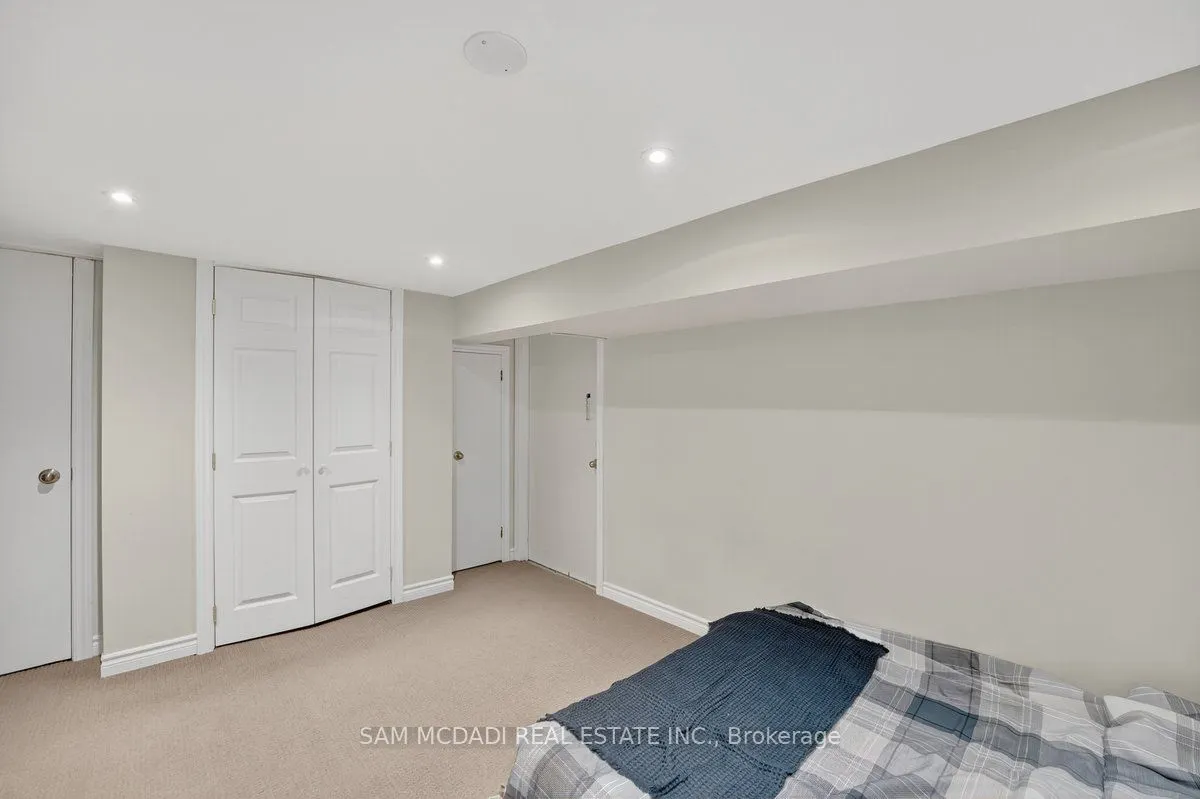 42 Peter Street N