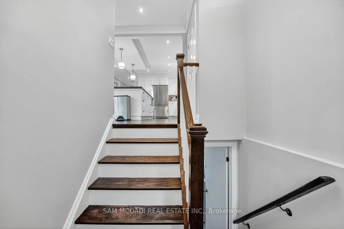 42 Peter Street N