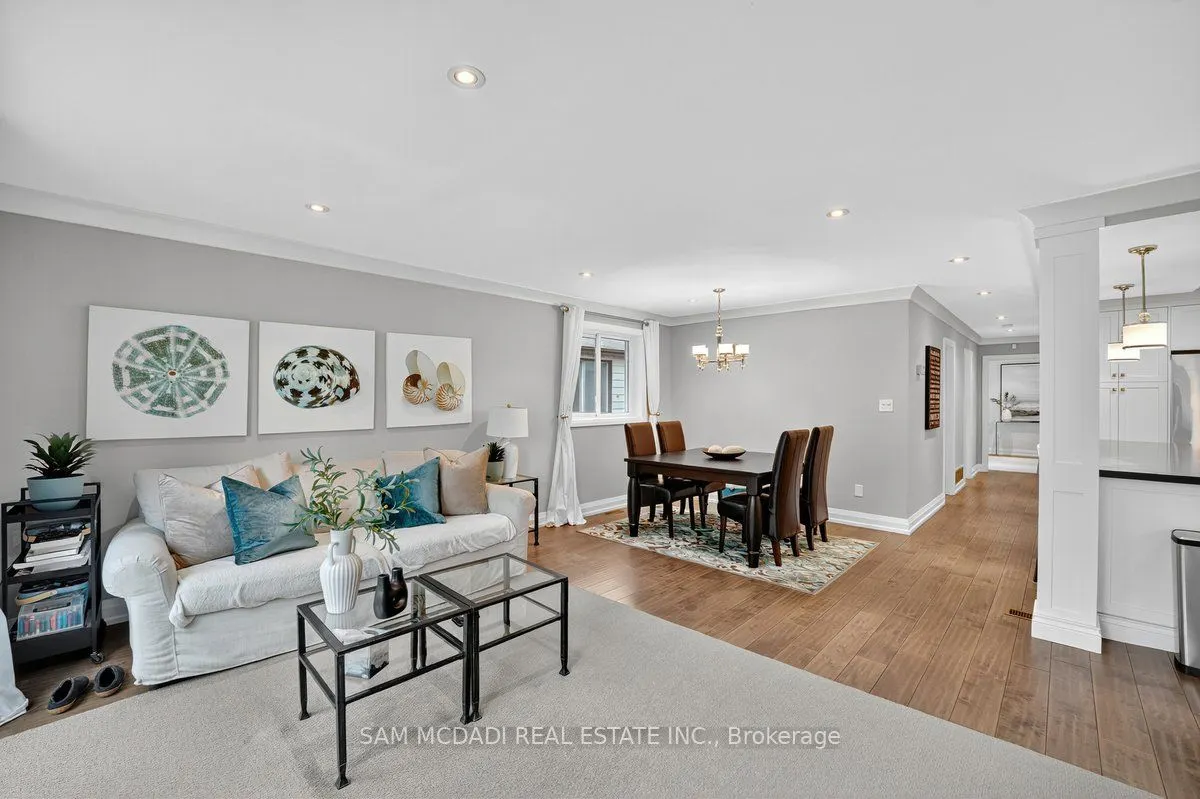 42 Peter Street N