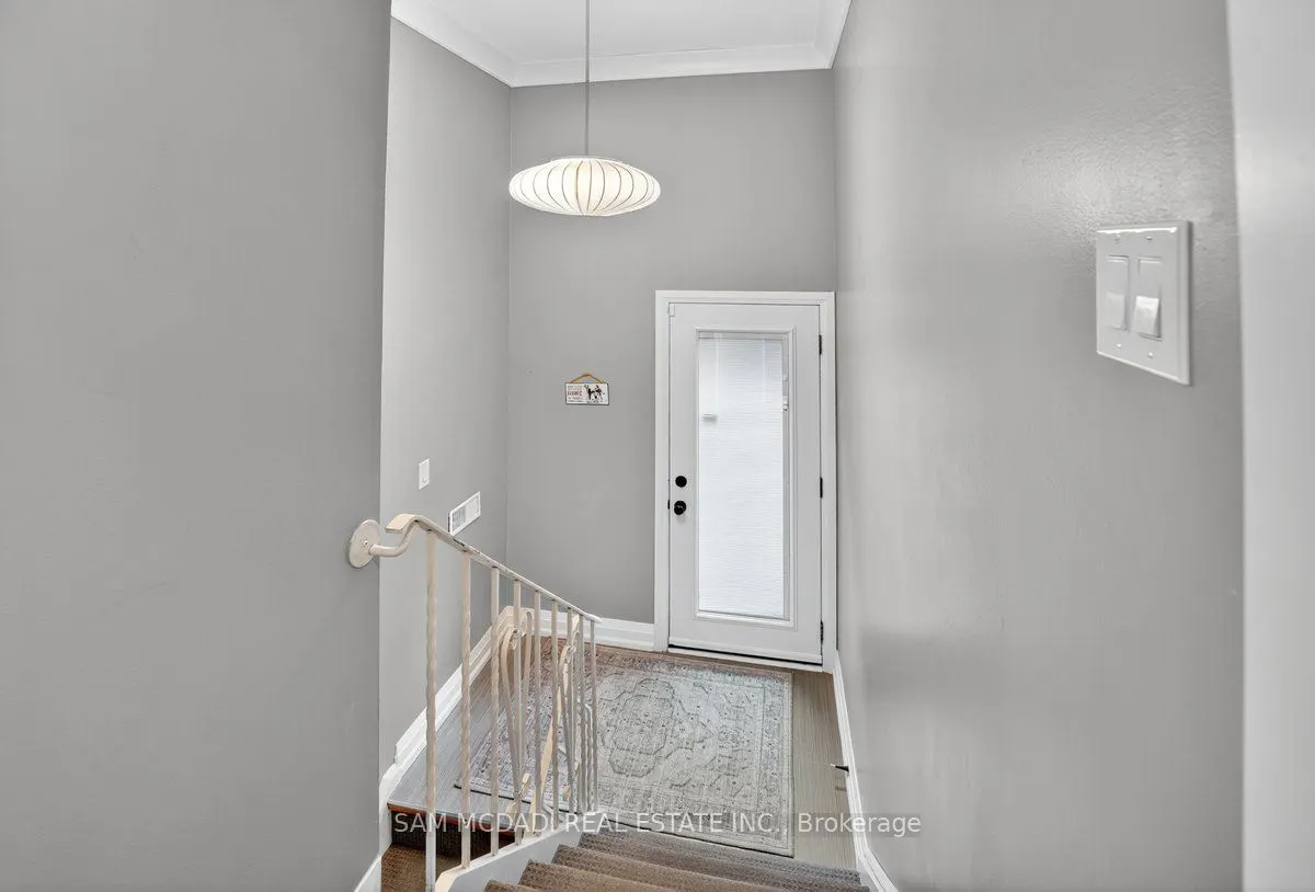 42 Peter Street N