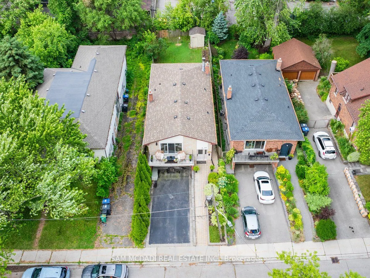 42 Peter Street N