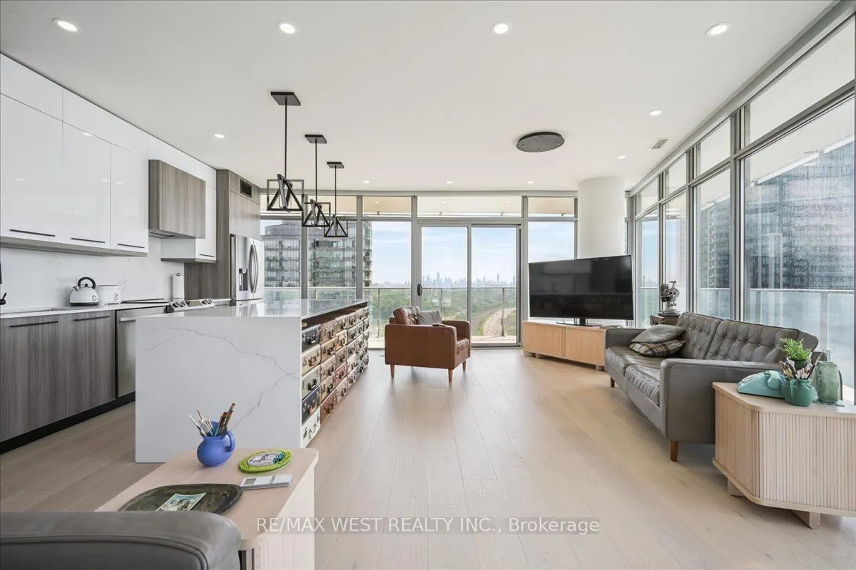 103 The Queensway, #2304