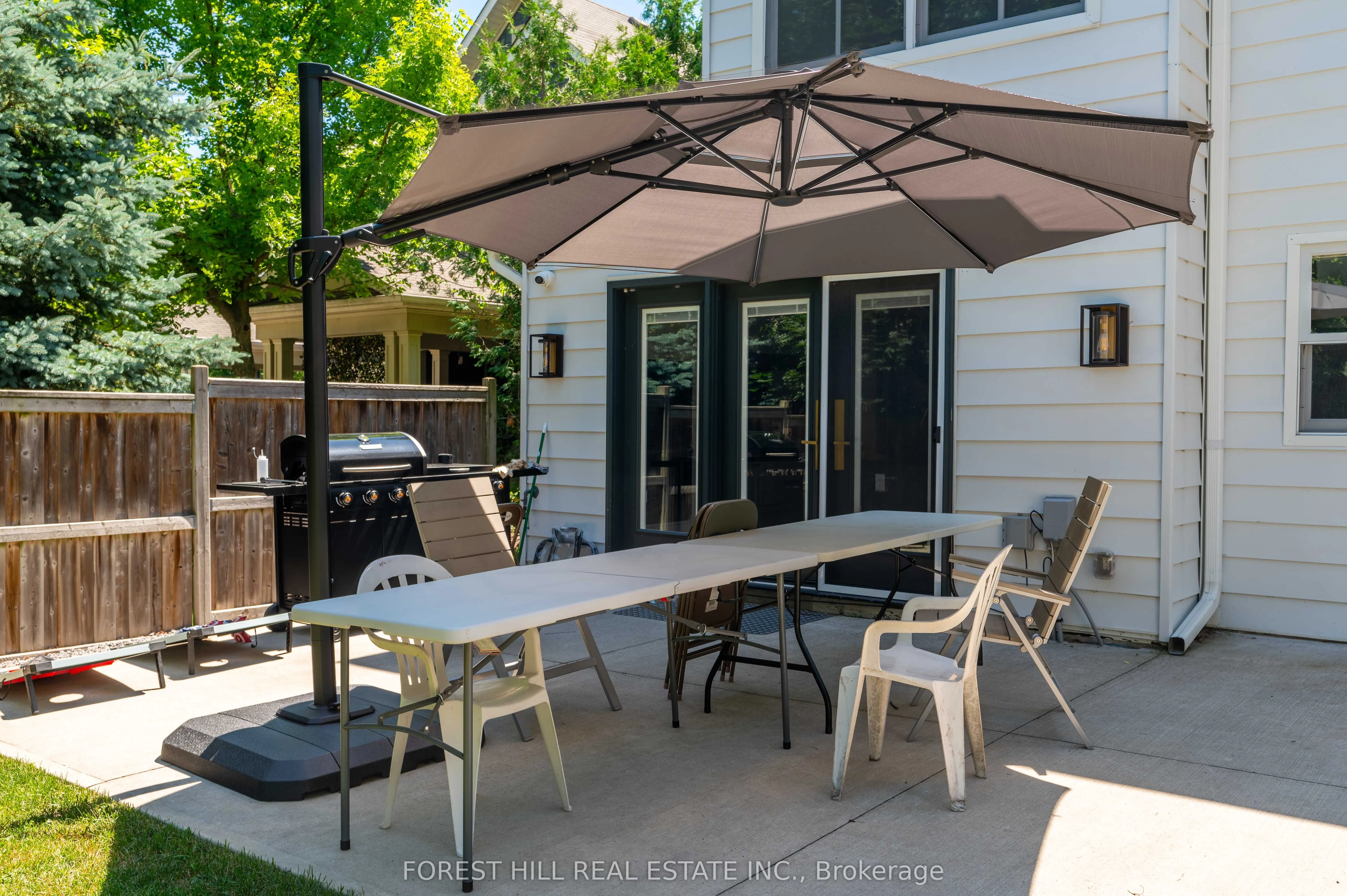 1207 Lorne Park-Coachhous Road