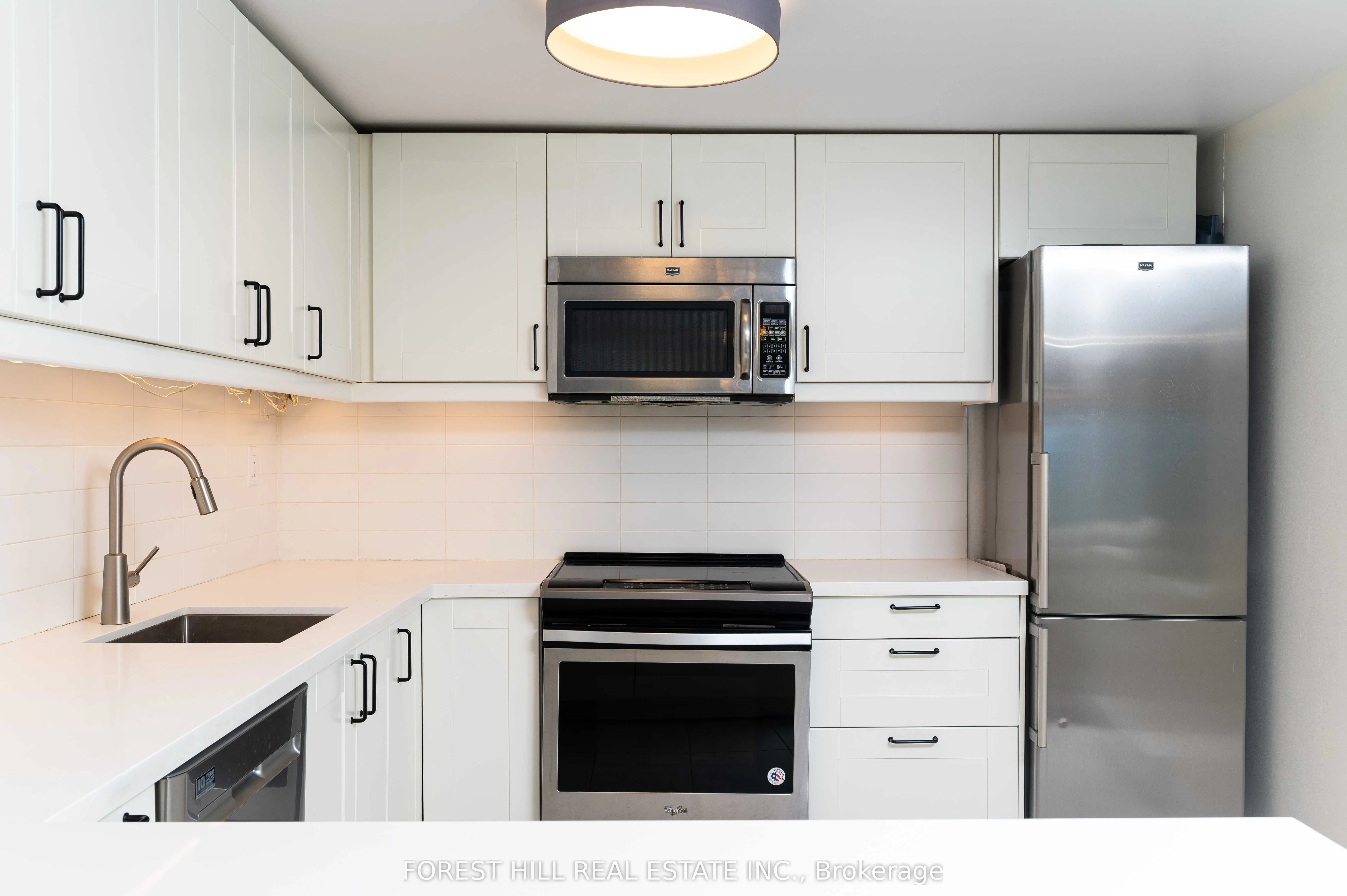 1207 Lorne Park-Coachhous Road