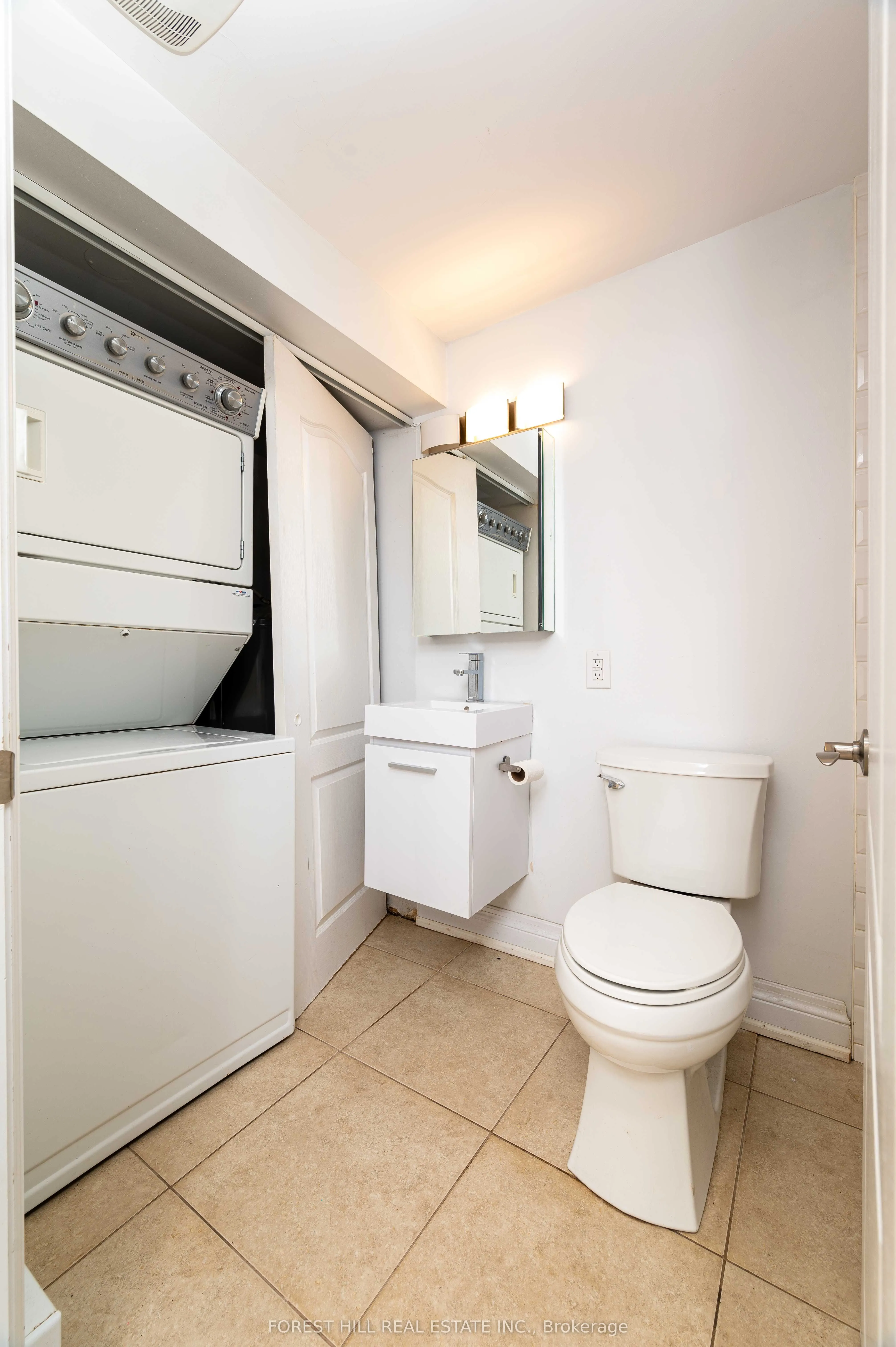1207 Lorne Park-Coachhous Road