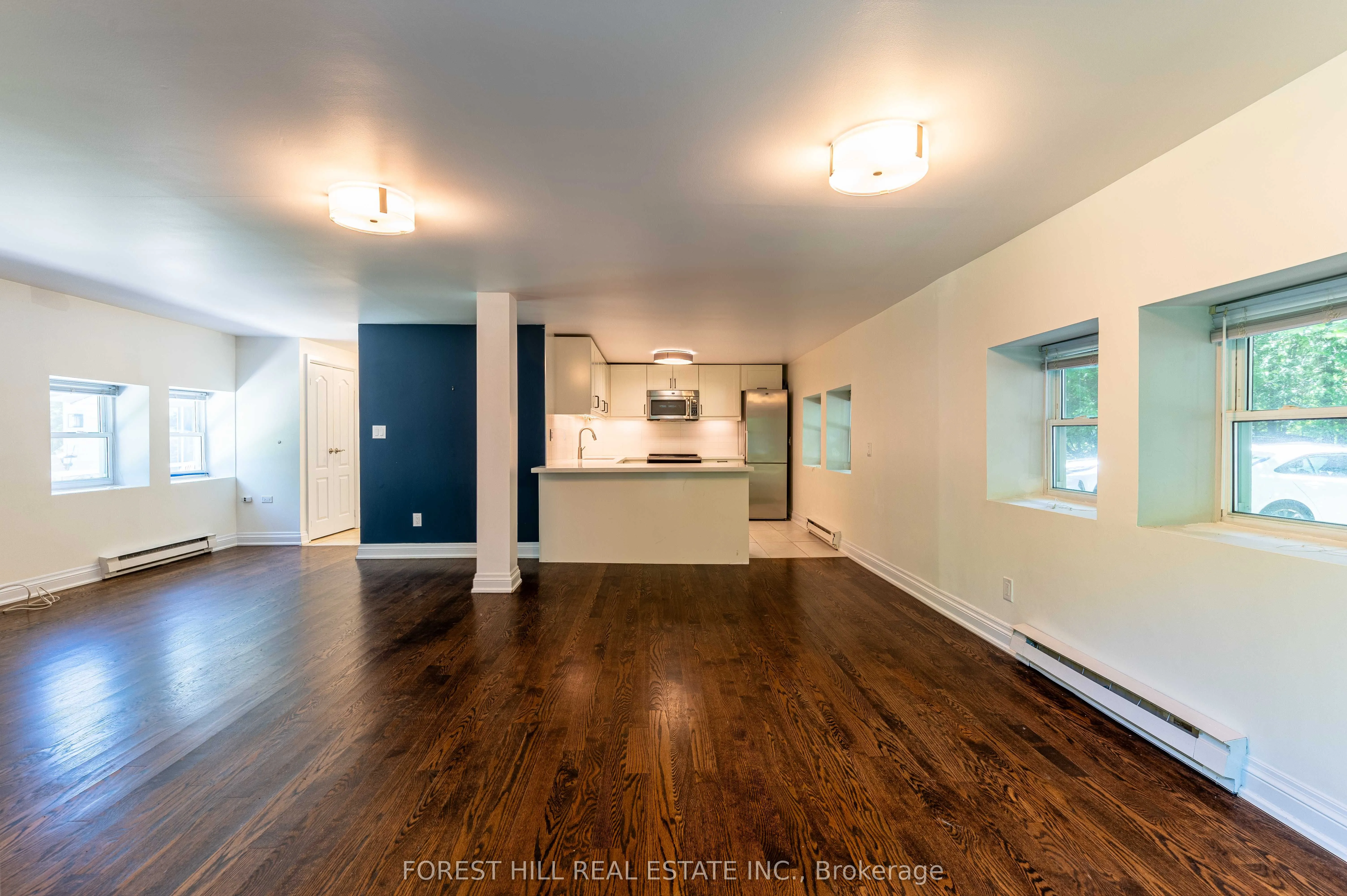 1207 Lorne Park-Coachhous Road