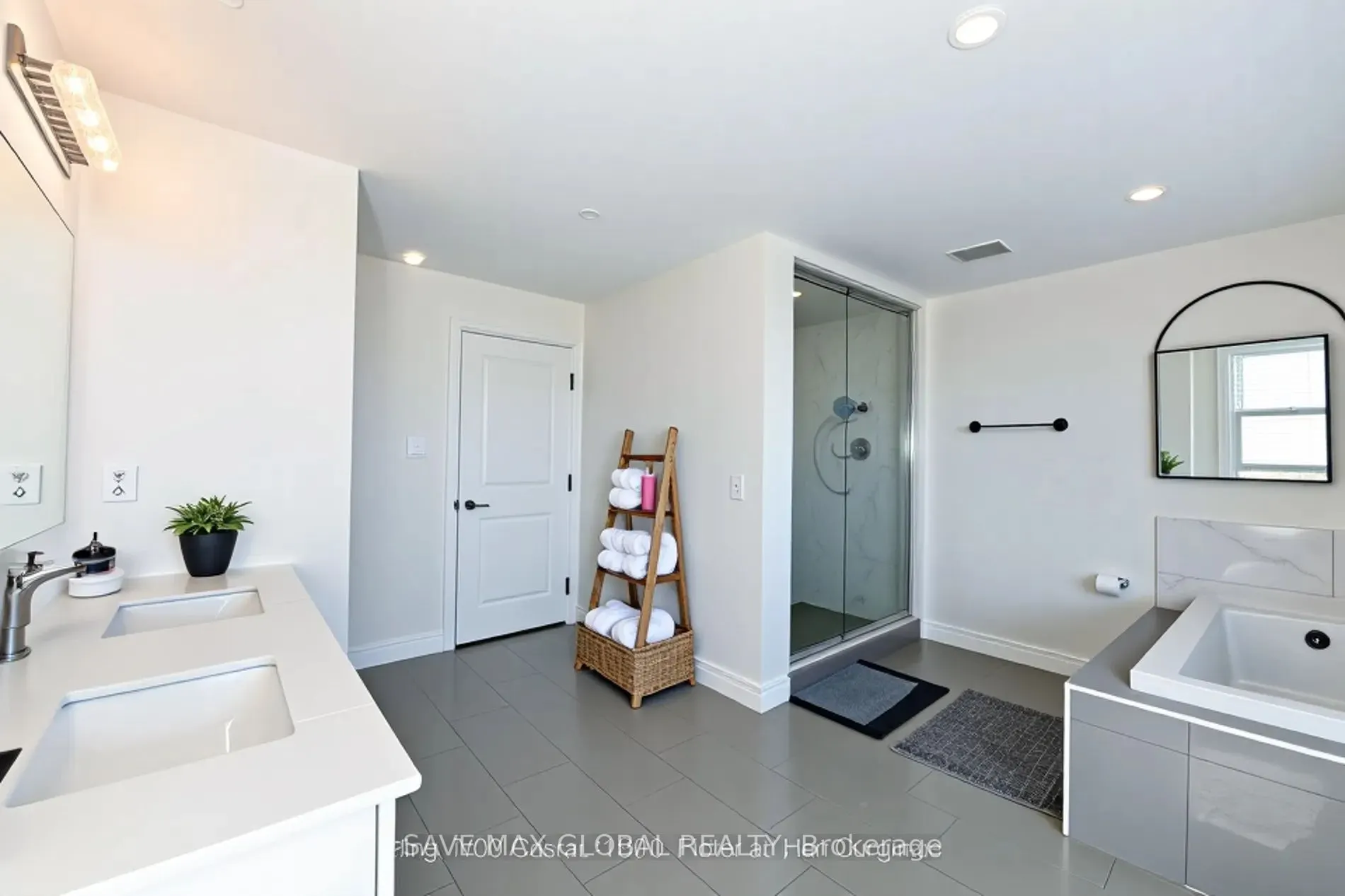 82 William Duncan Road