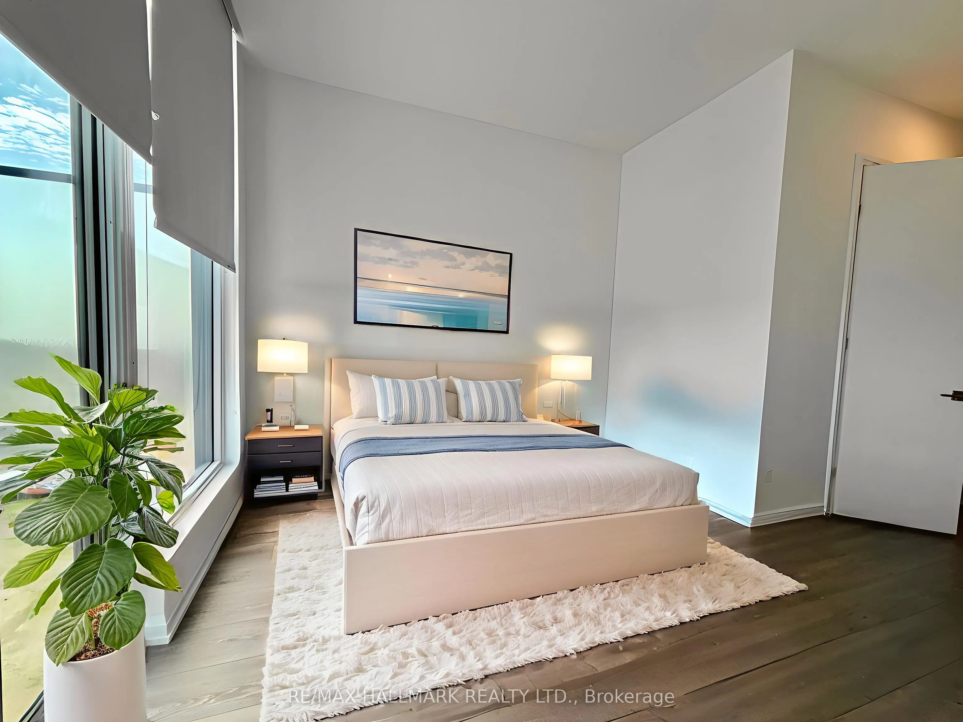 4208 Dundas Street W, #803