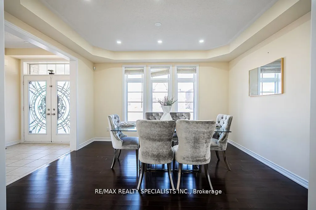 49 Squire Ellis Drive