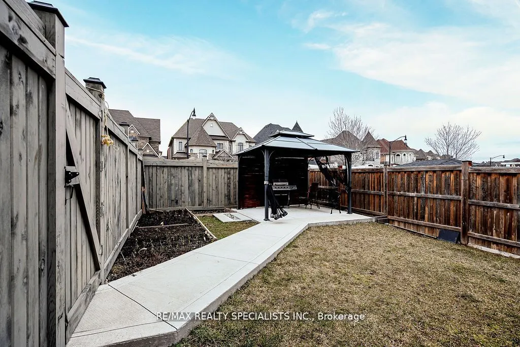 49 Squire Ellis Drive
