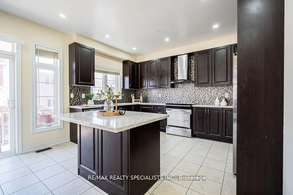 49 Squire Ellis Drive