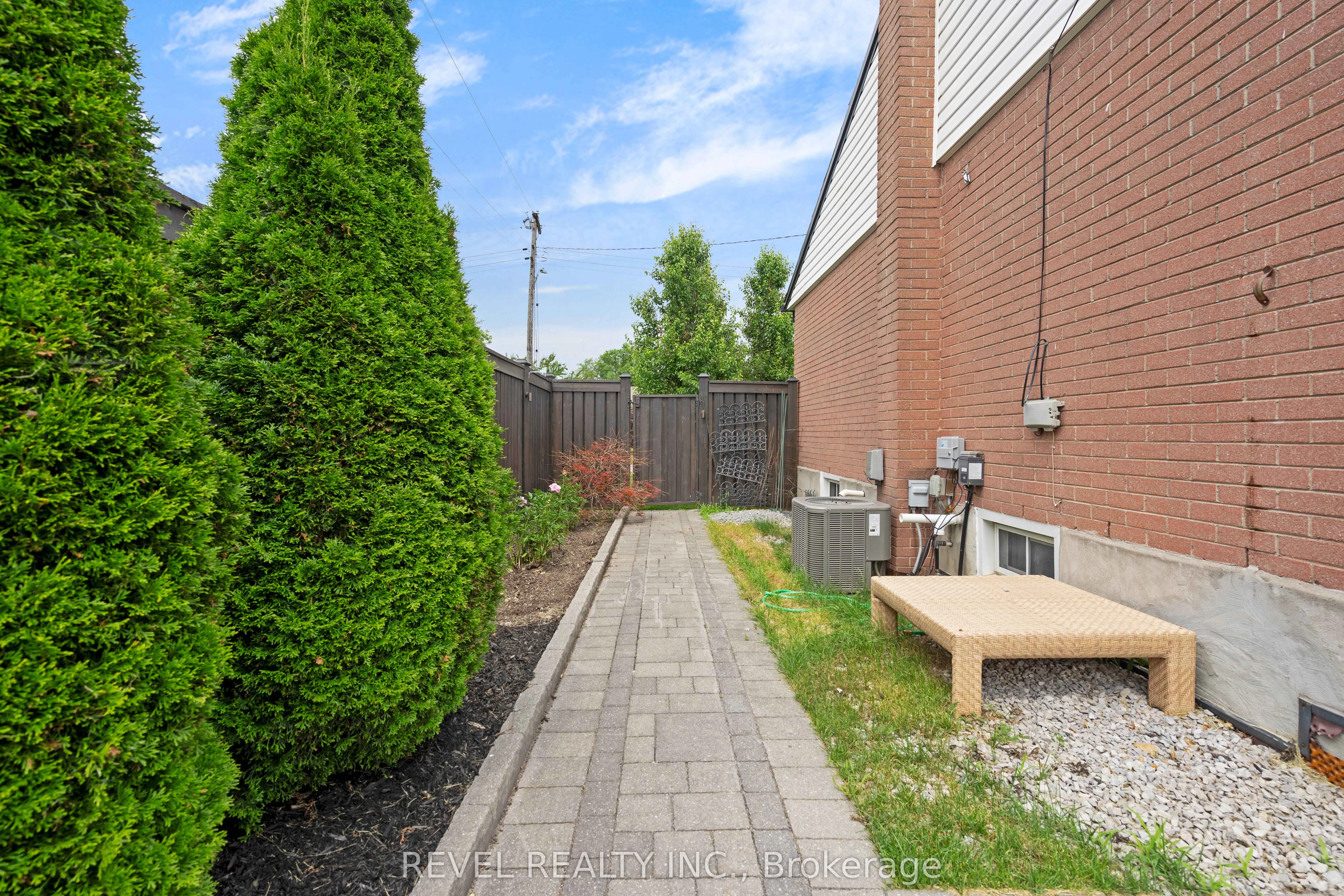 294 Henderson Street