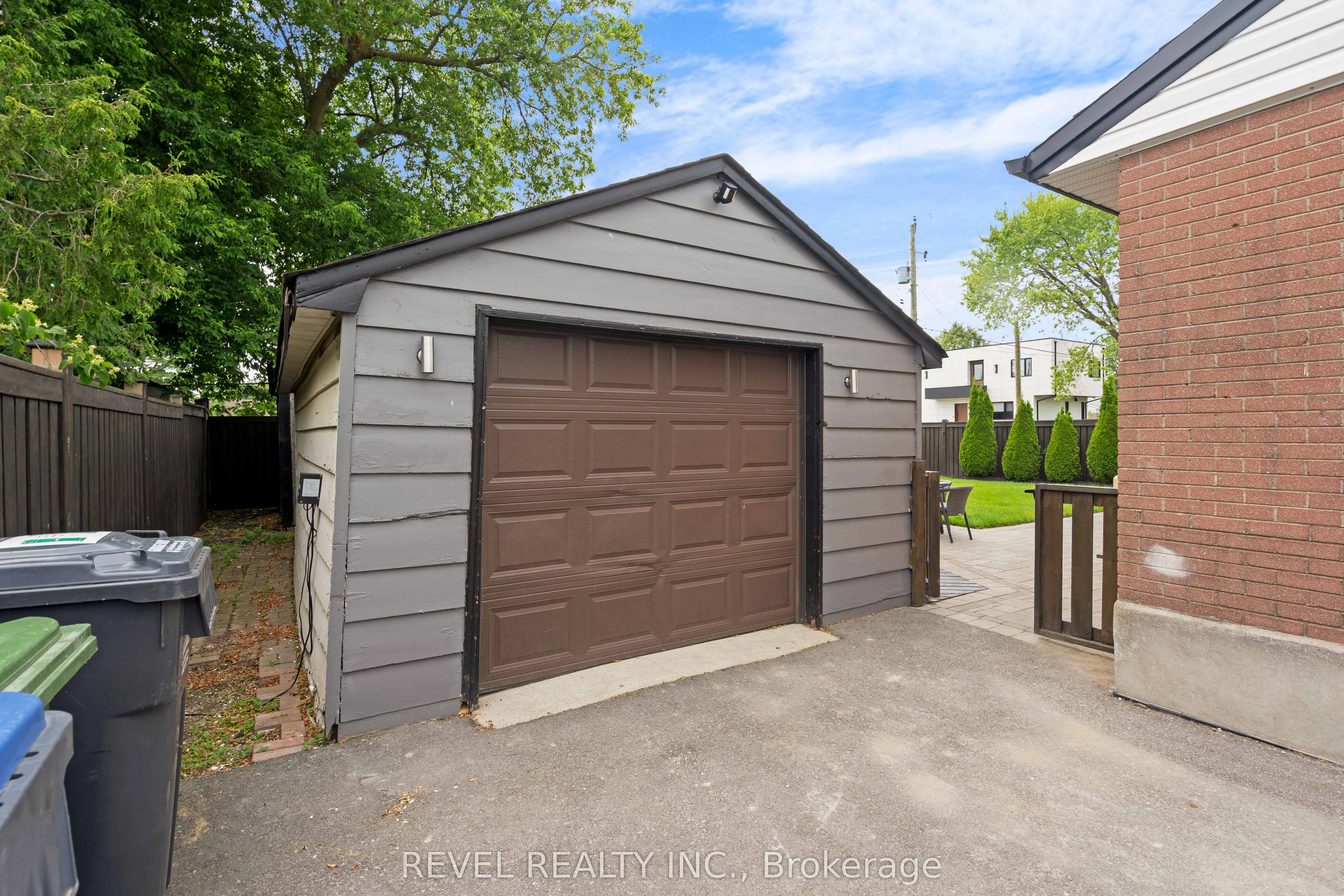 294 Henderson Street