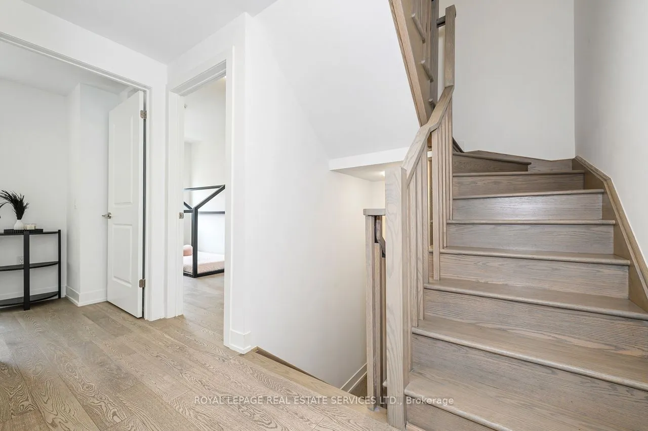 1075 Douglas McCurdy Common, #251