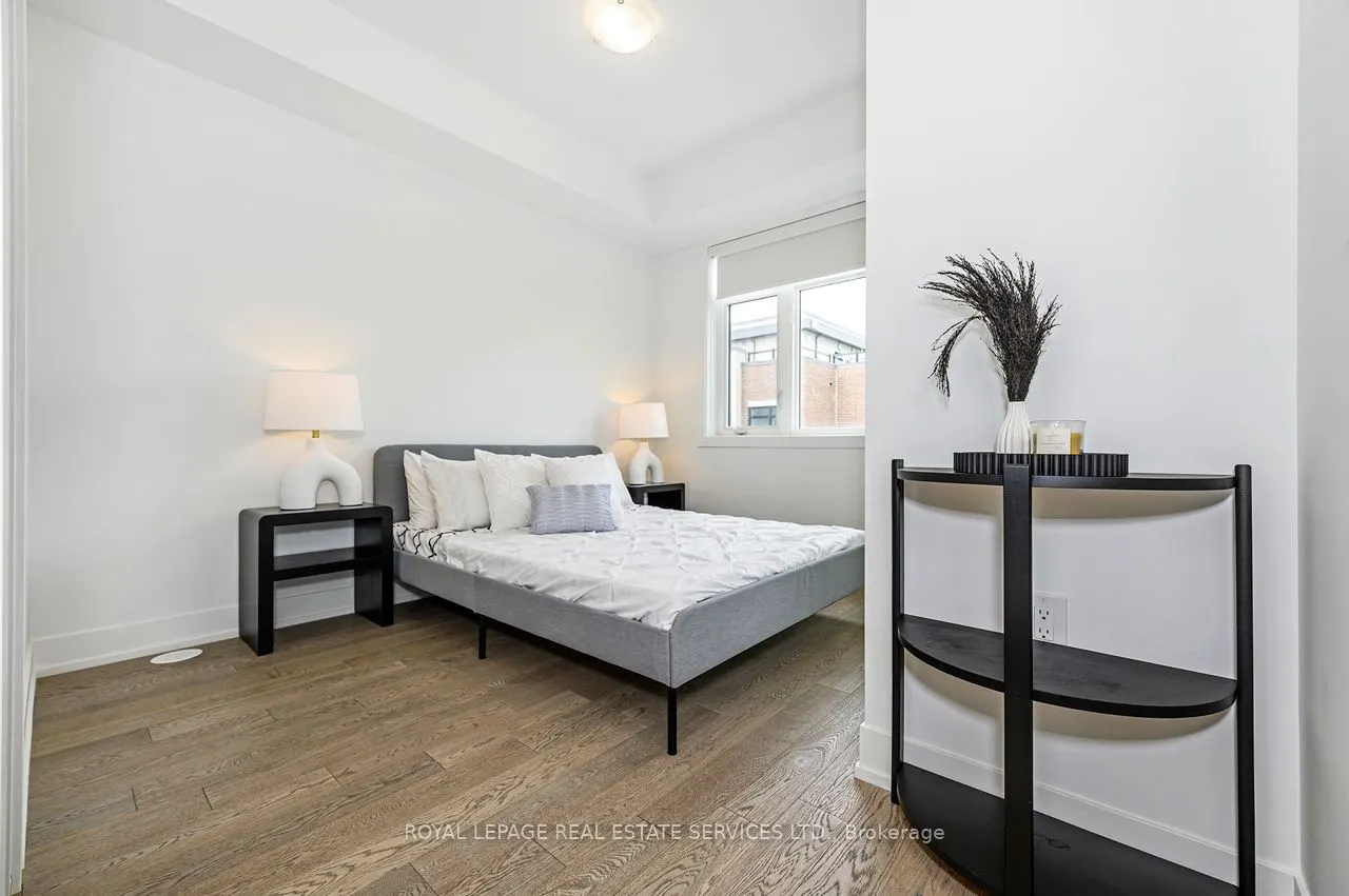 1075 Douglas McCurdy Common, #251