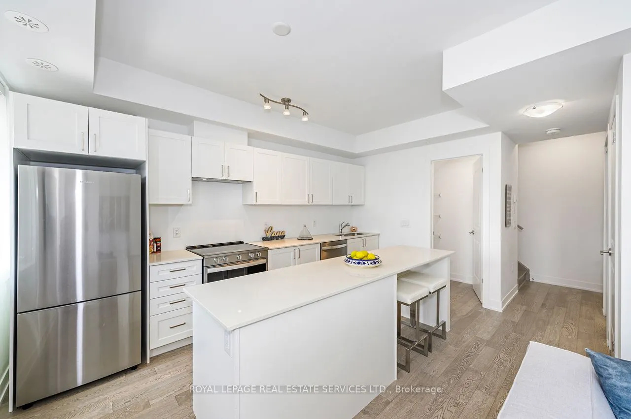 1075 Douglas McCurdy Common, #251