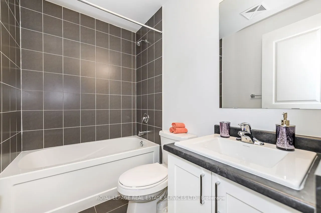 1075 Douglas McCurdy Common, #251