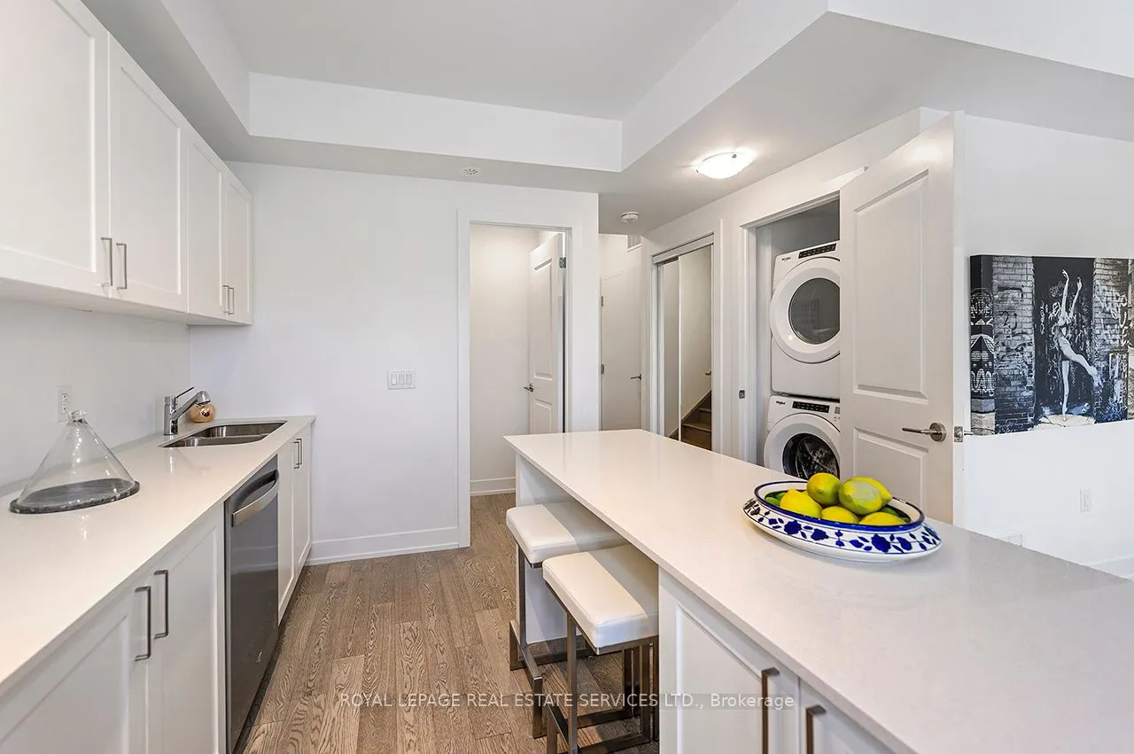 1075 Douglas McCurdy Common, #251