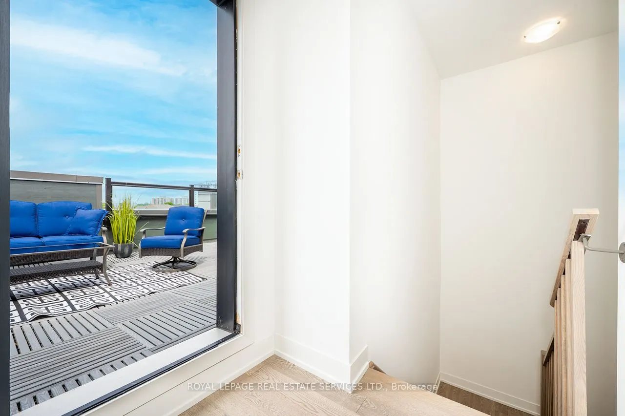 1075 Douglas McCurdy Common, #251