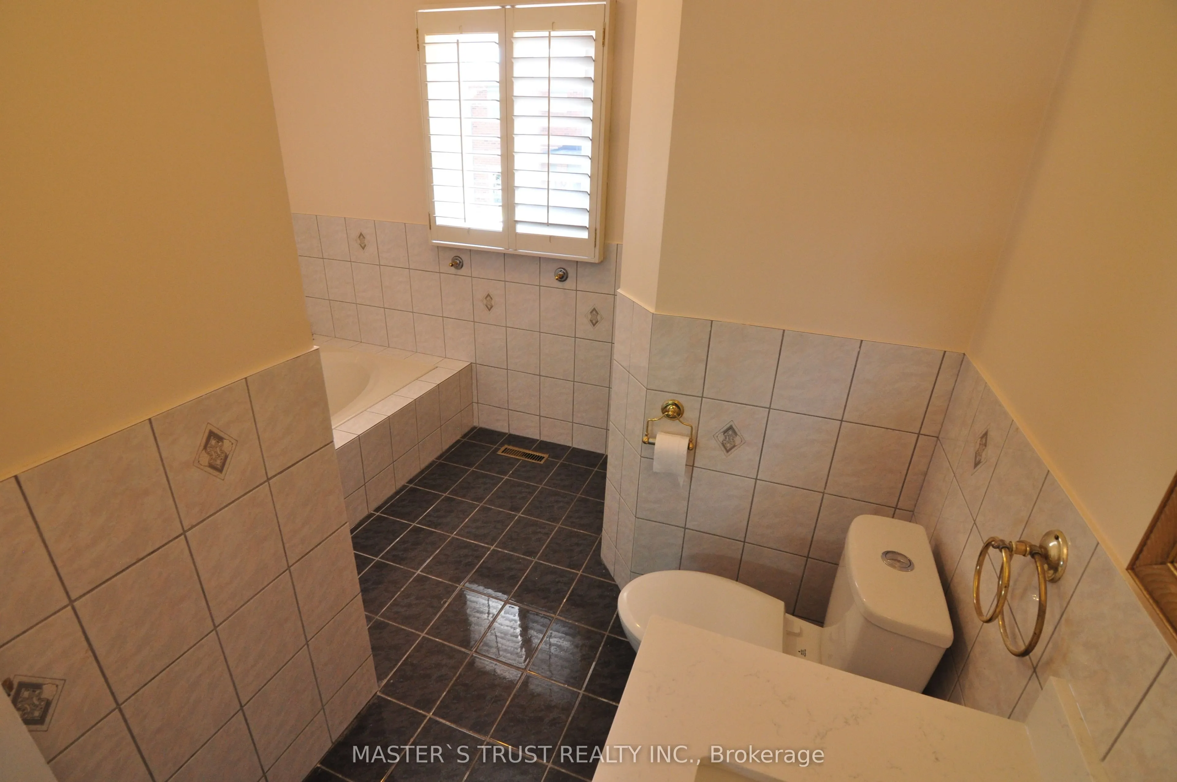 3312 Waxwing Drive