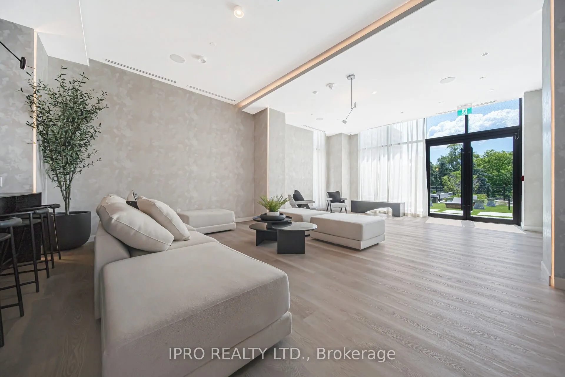 86 Dundas Street E, #1714