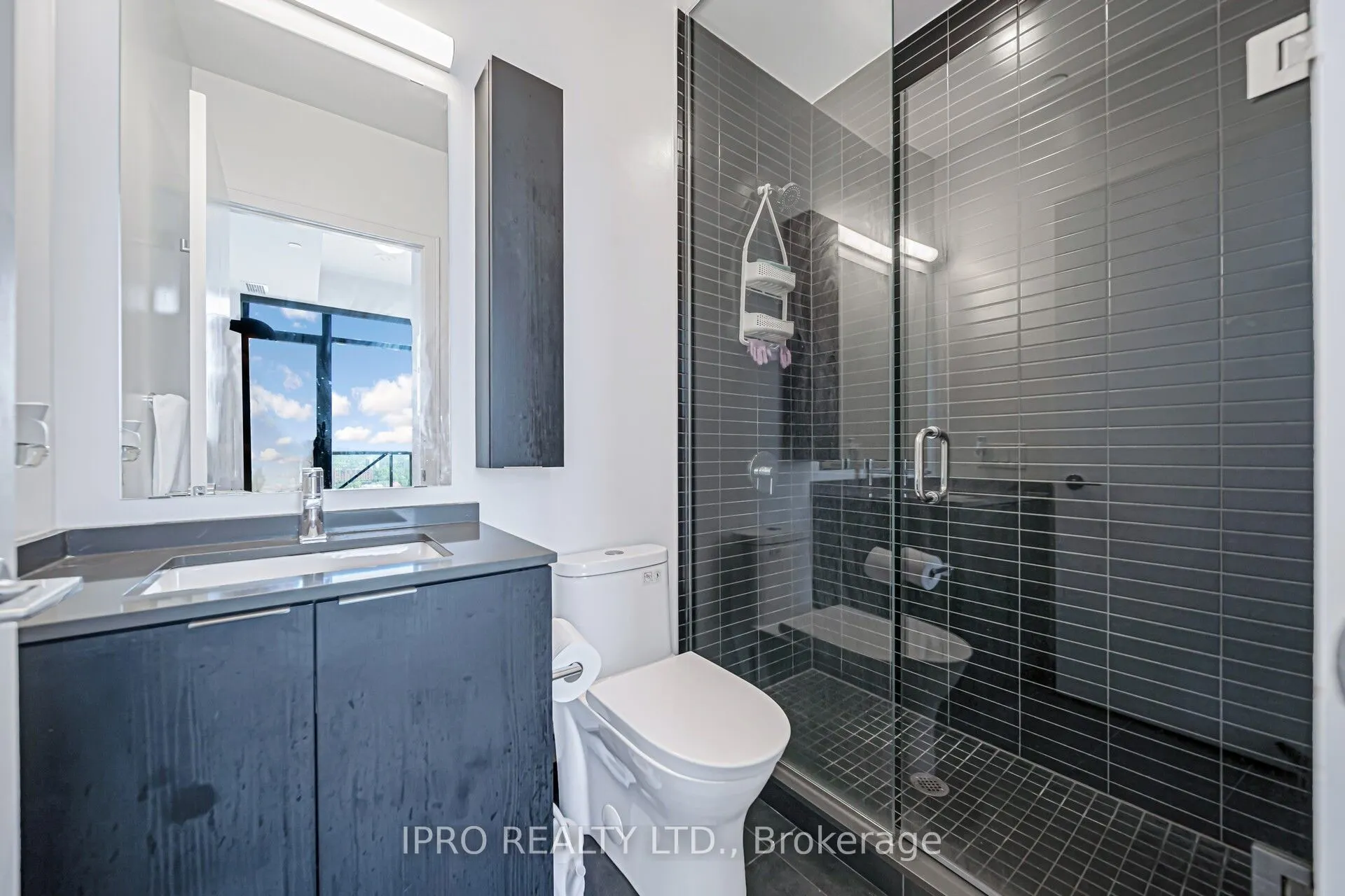 86 Dundas Street E, #1714