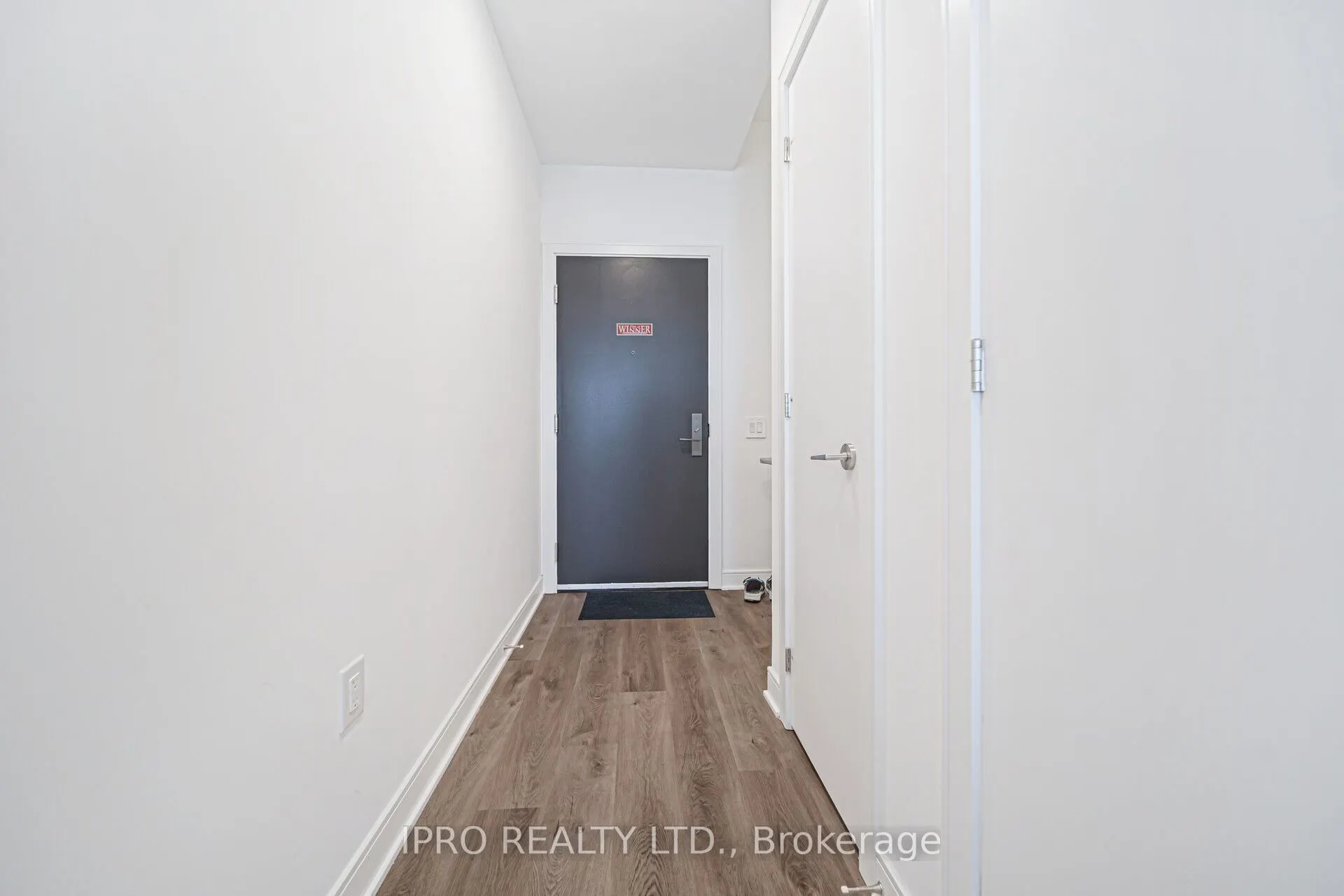 86 Dundas Street E, #1714