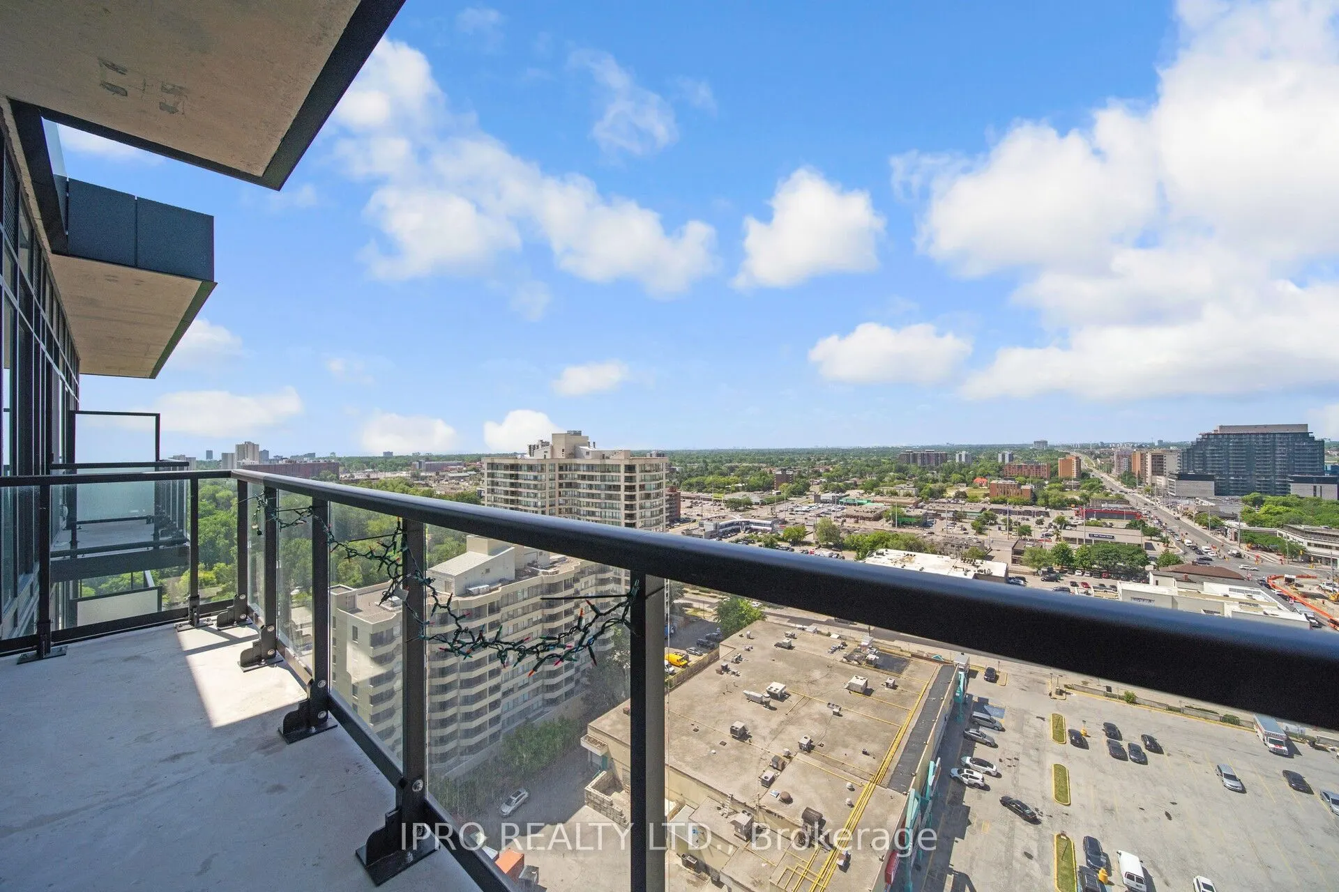 86 Dundas Street E, #1714