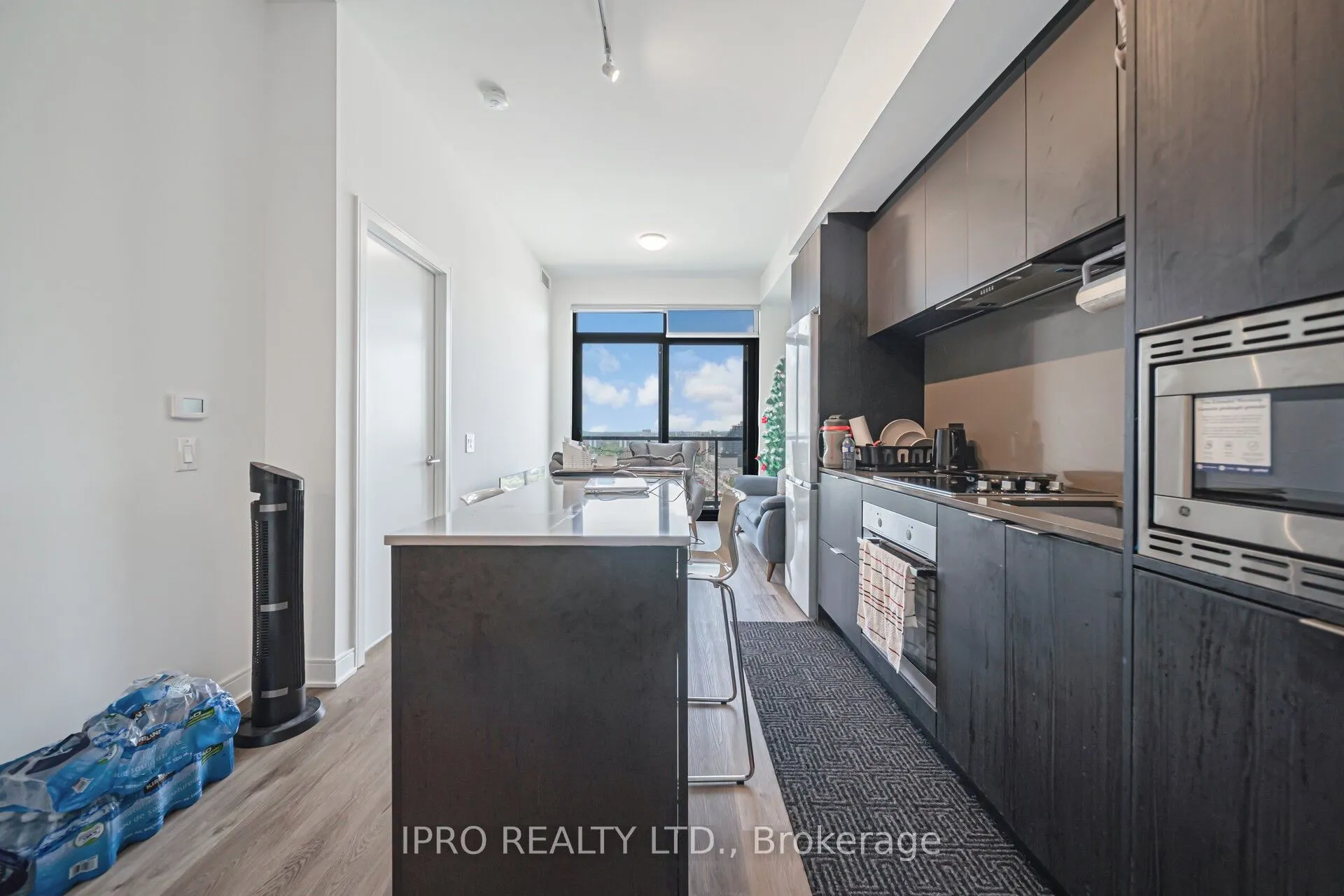 86 Dundas Street E, #1714