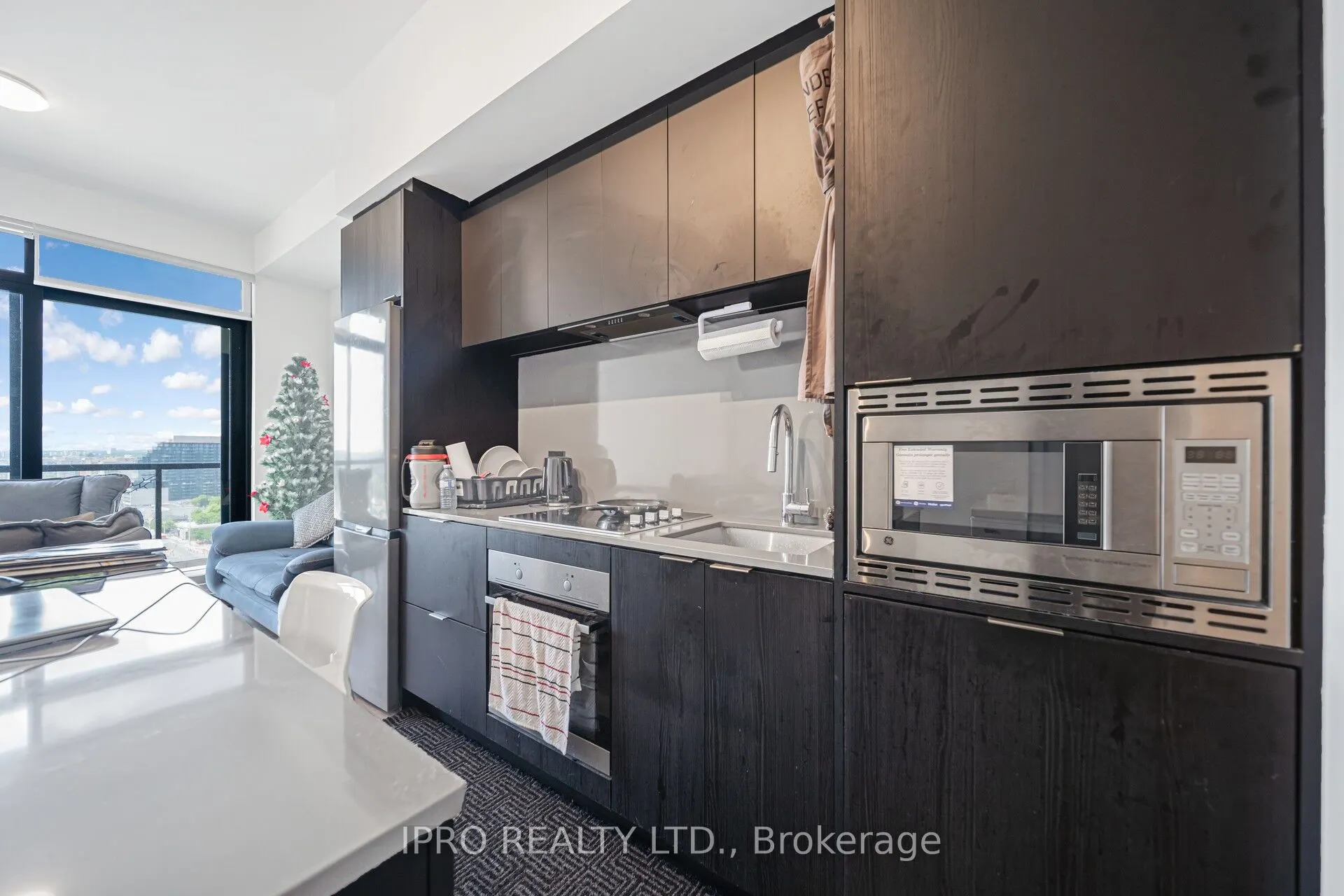 86 Dundas Street E, #1714