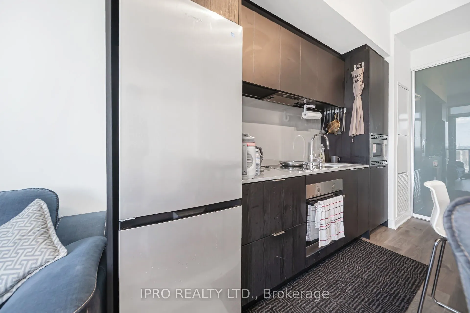 86 Dundas Street E, #1714