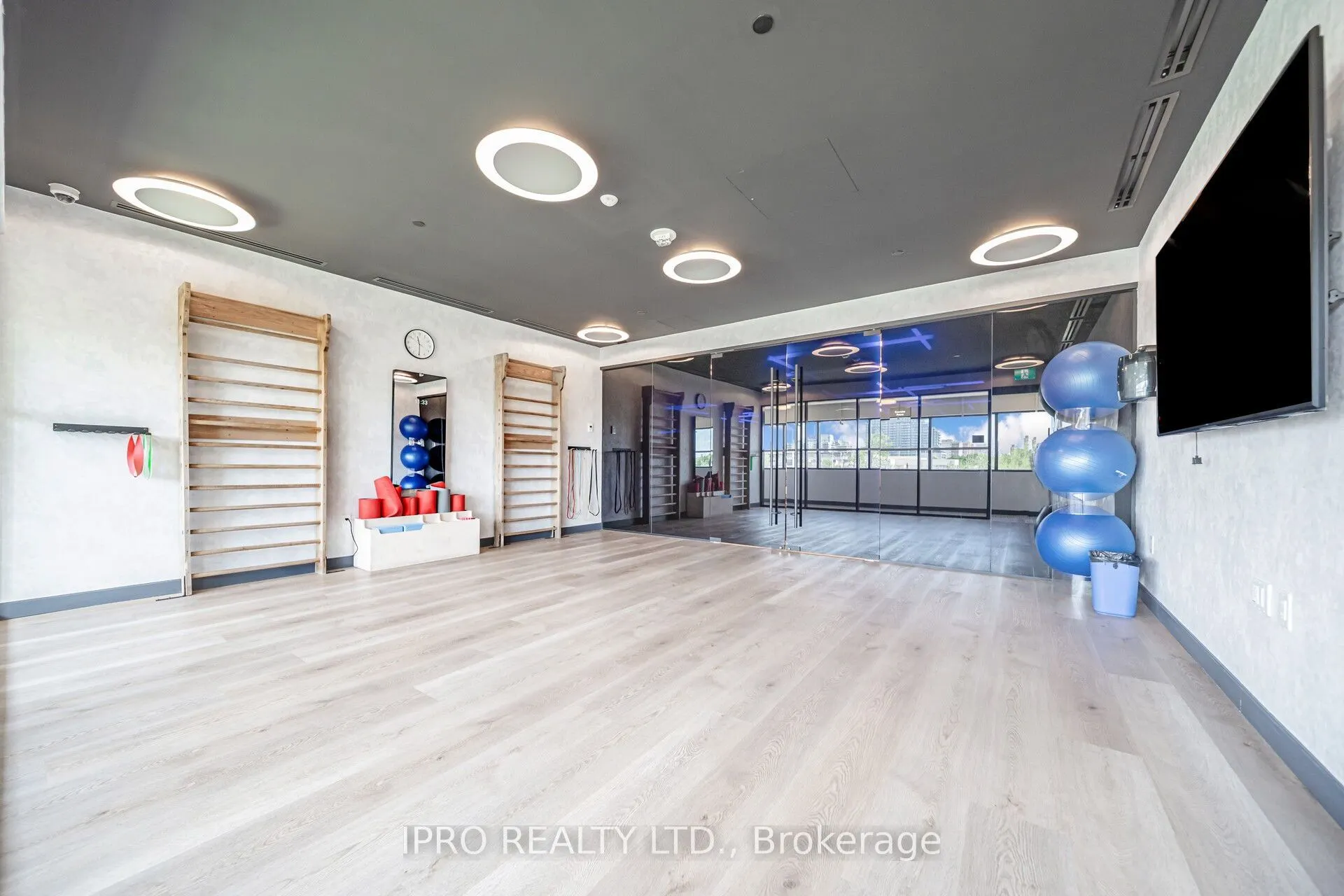 86 Dundas Street E, #1714