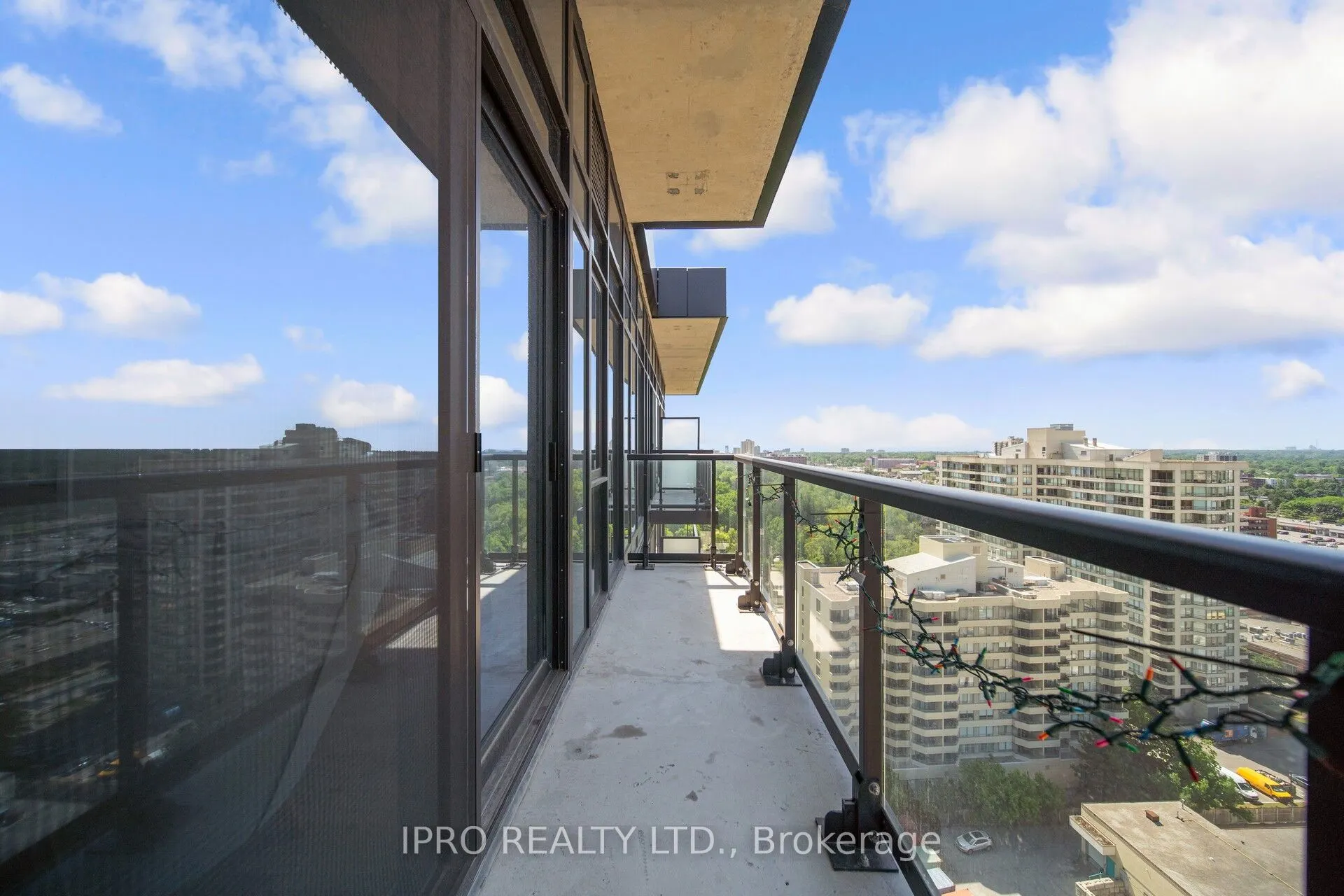 86 Dundas Street E, #1714