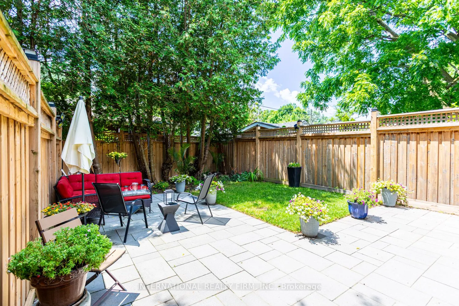 36B Pine Avenue N