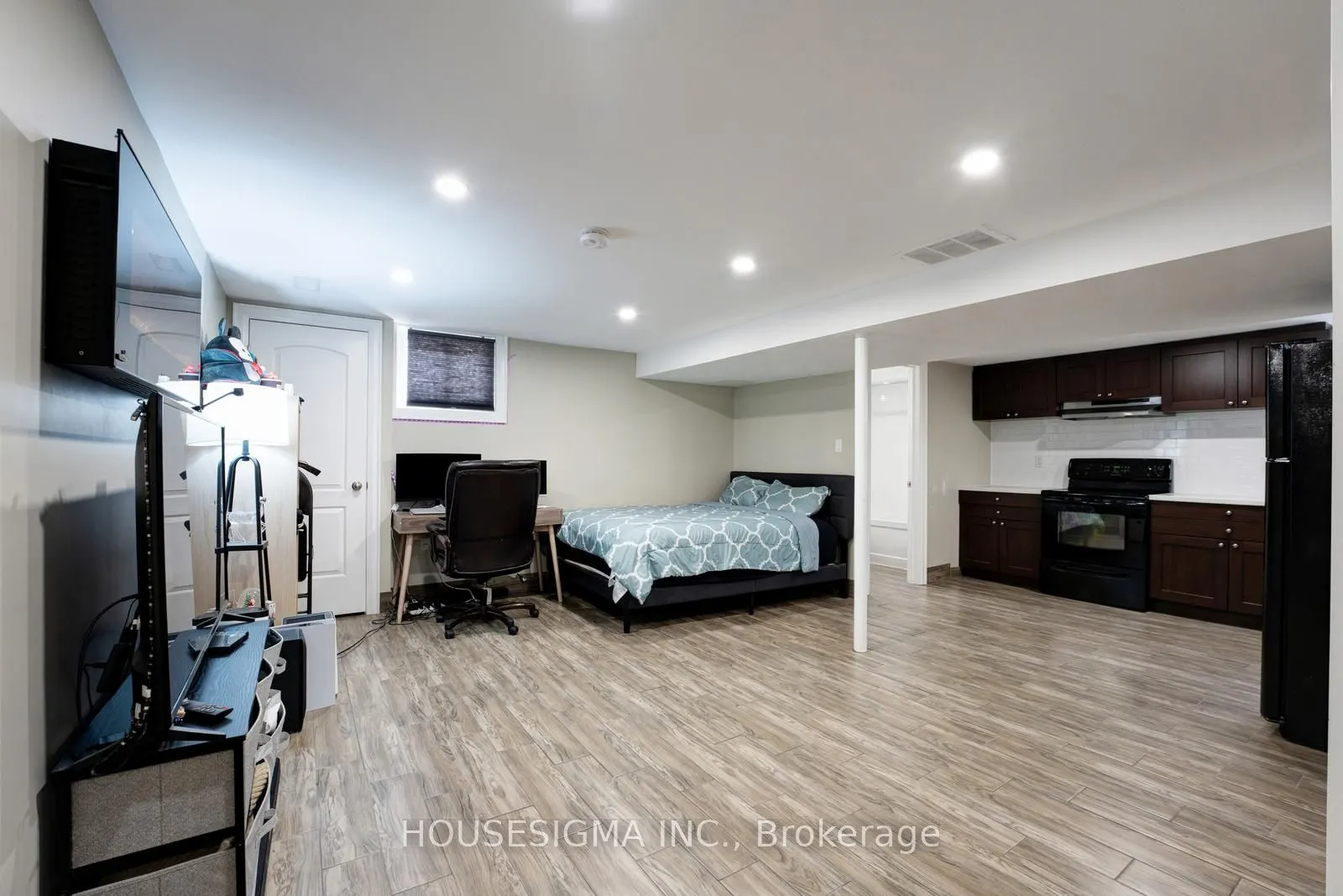 198 Archdekin Drive