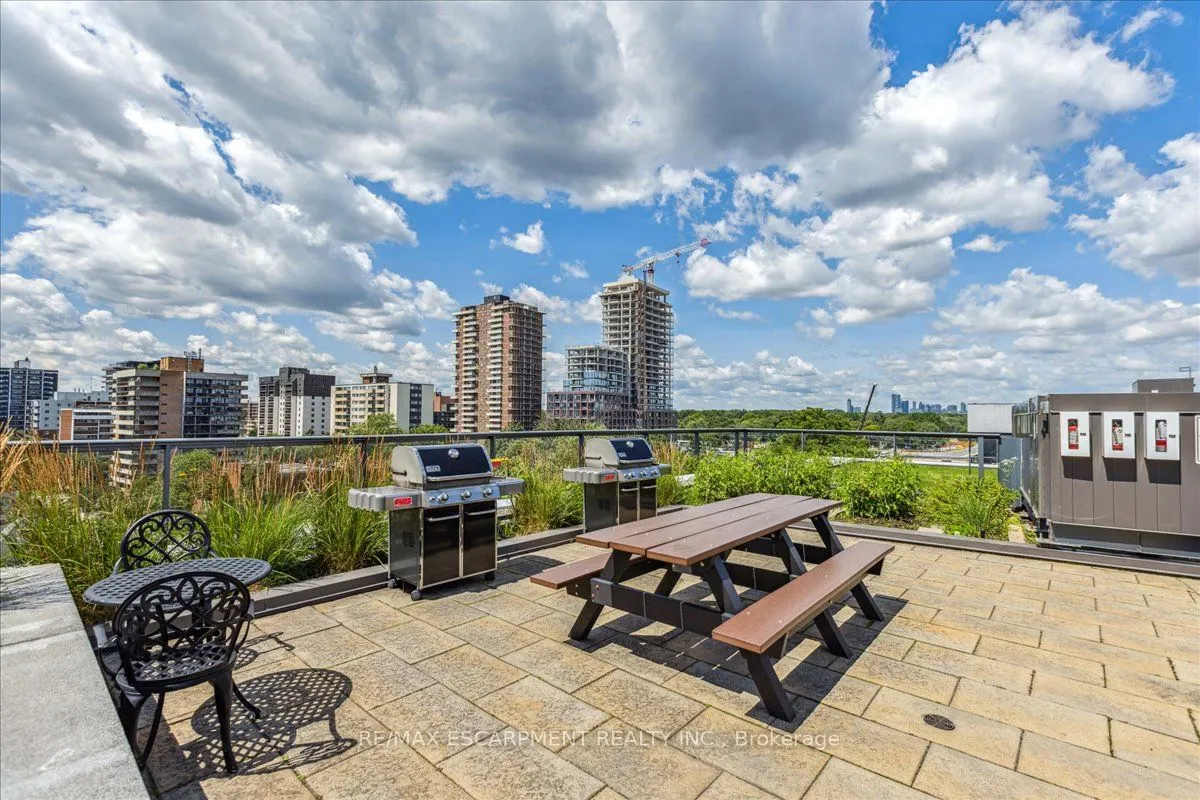 1 Hurontario Street, #316