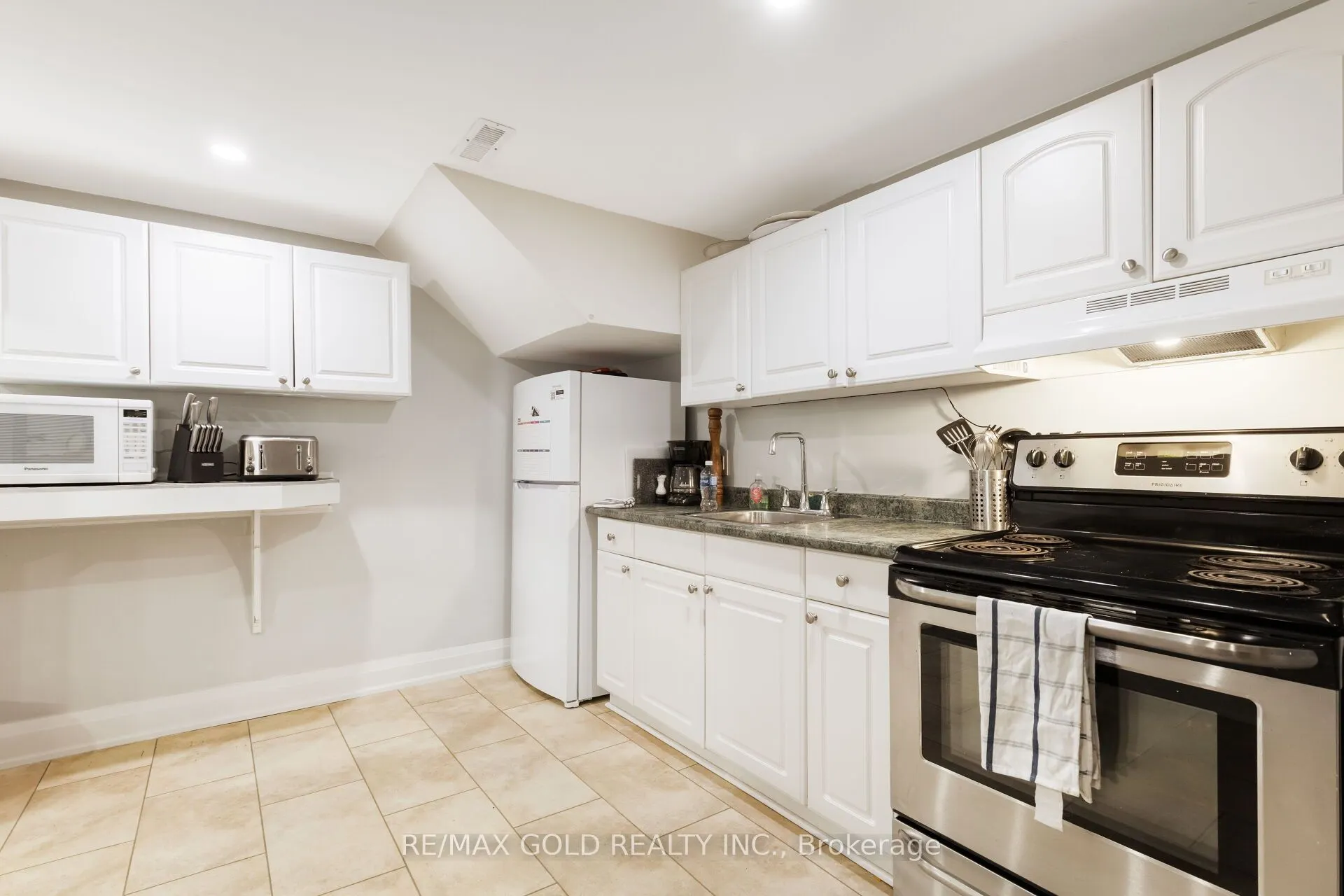 35 Chipwood Crescent